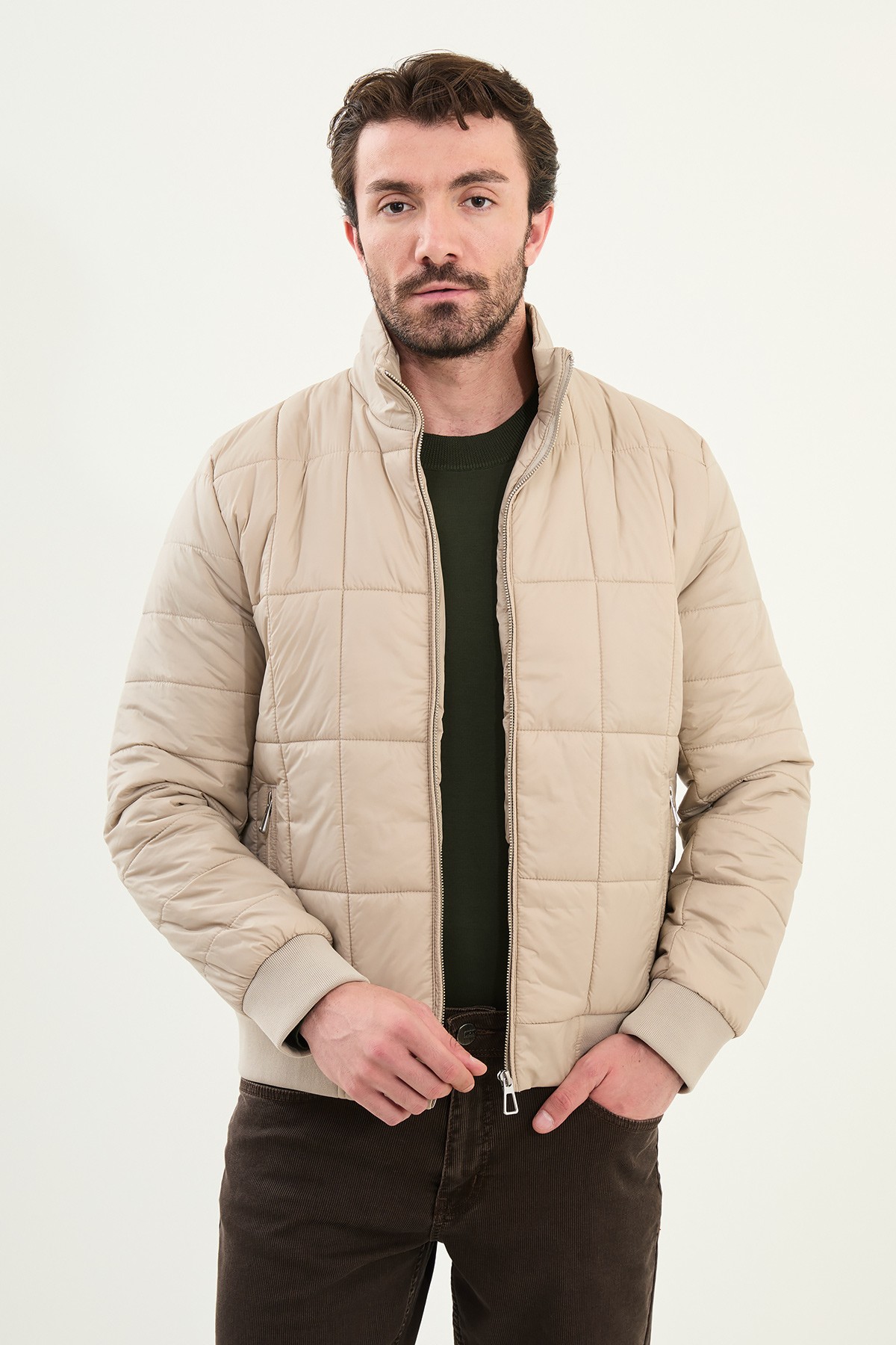 Kapitone Slim Fit Hakim Yaka Şişme Erkek Mont - Bej