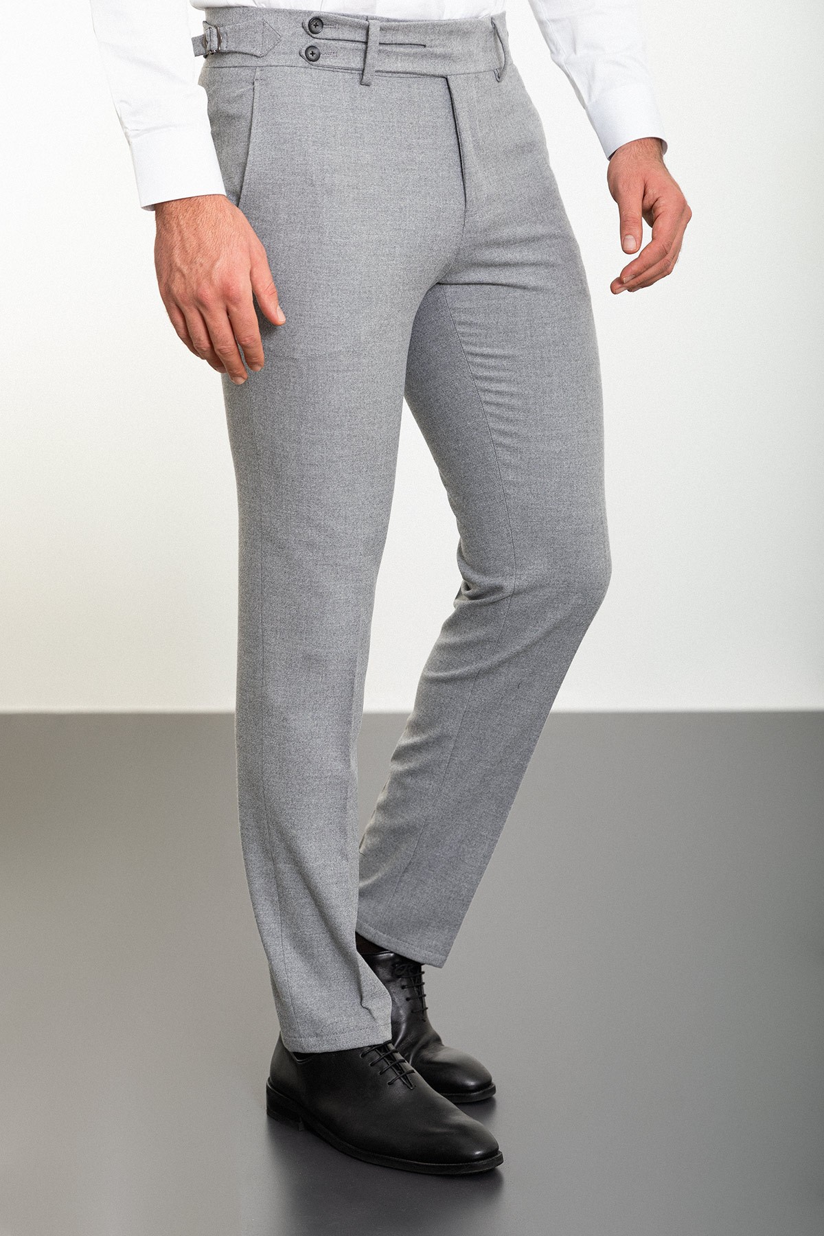 Düz Slim Fit Kemer Detaylı Tokalı Erkek Pantolon - Açık Gri