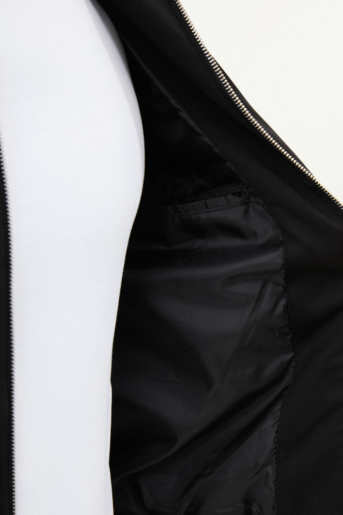 Düz Slim Fit Fermuarlı Torba Cepli Hakim Yaka Pantolon Mont