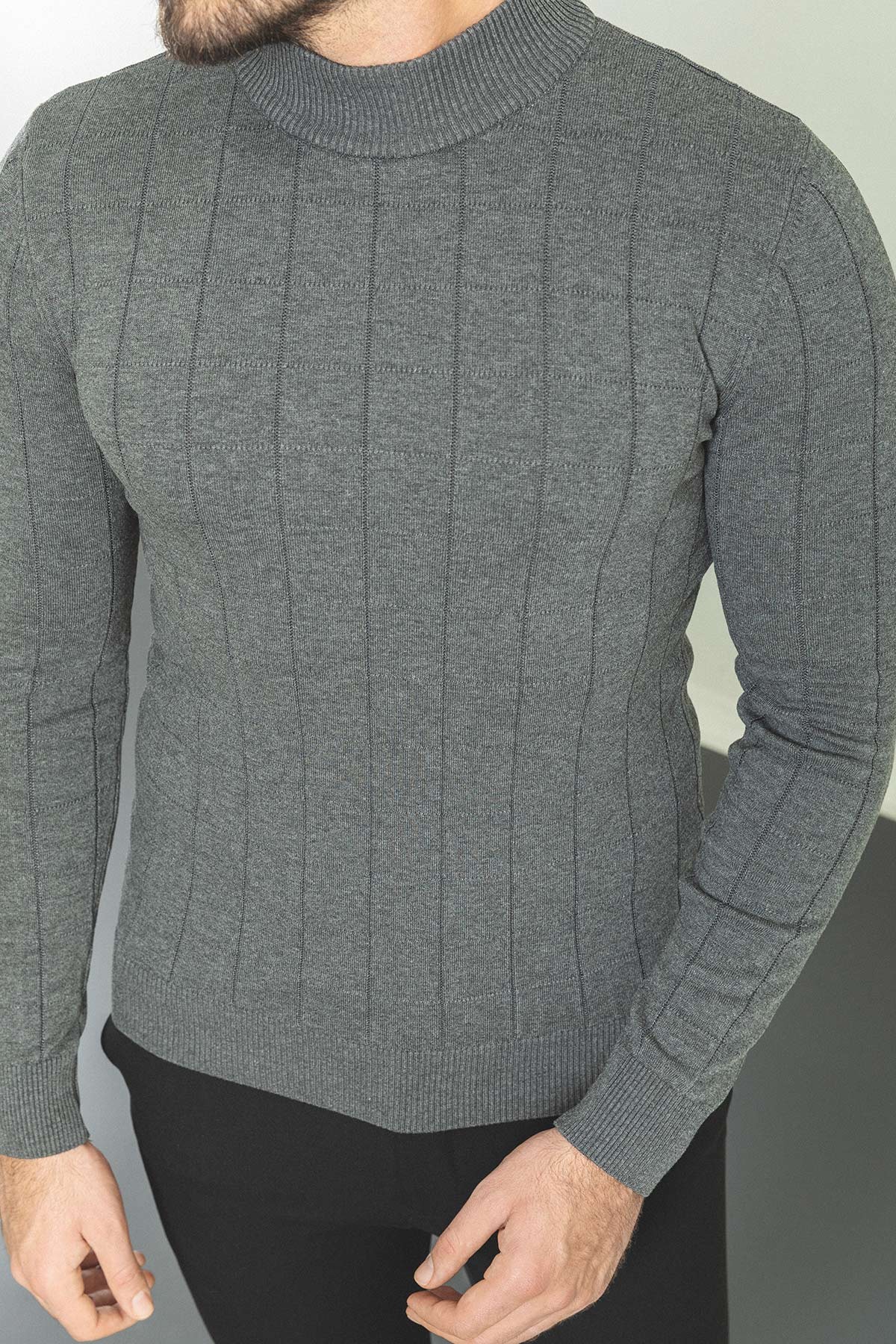 Kareli Slim Fit Yarım Balıkçı Yaka Erkek Triko Kazak