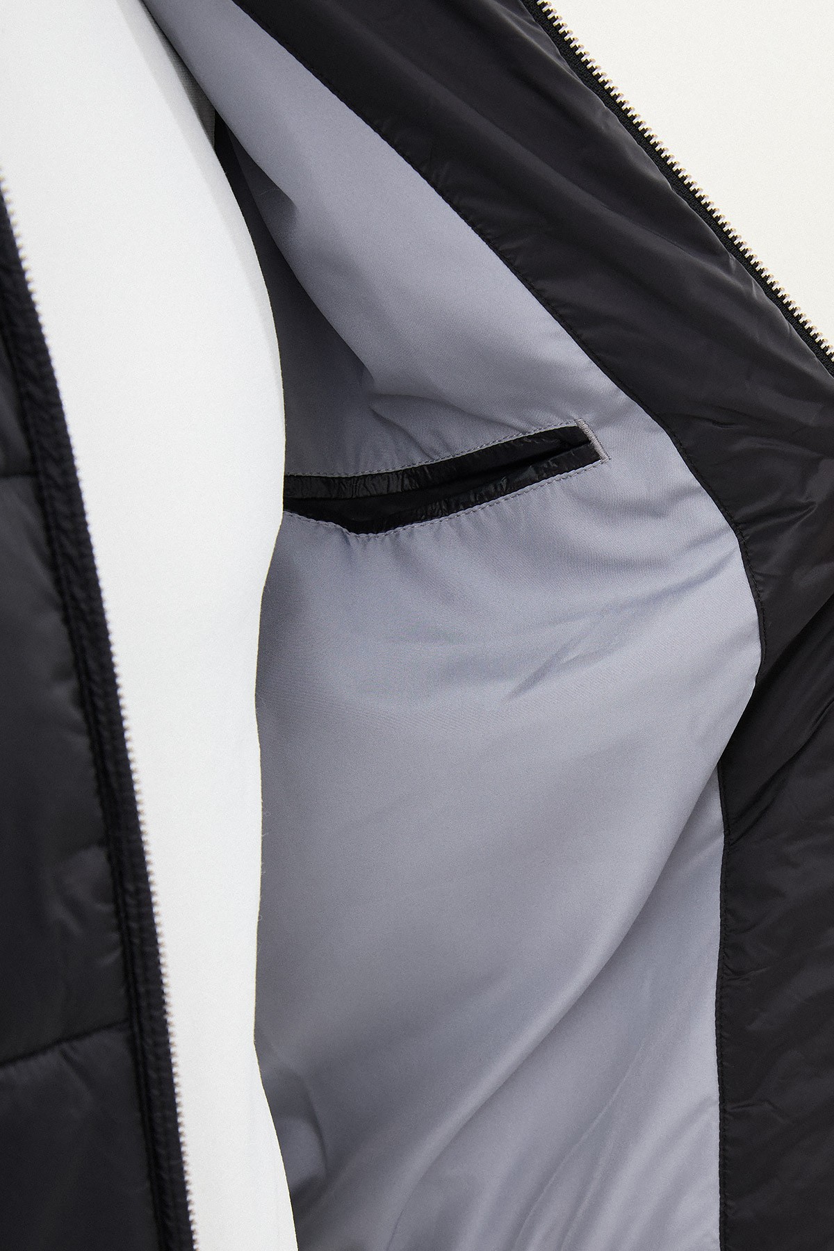 Kapitone Slim Fit Hakim Yaka Şişme Erkek Mont