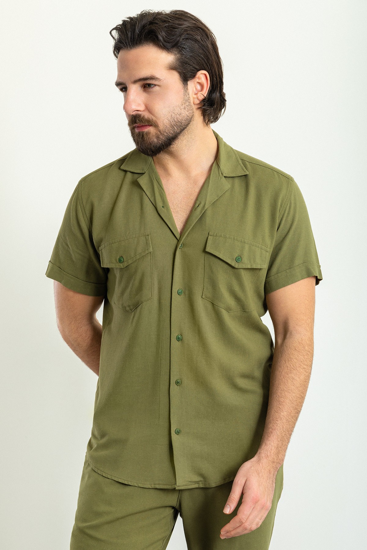 Düz Slim Fit Apaç Yaka Keten Erkek Gömlek Şort Takım