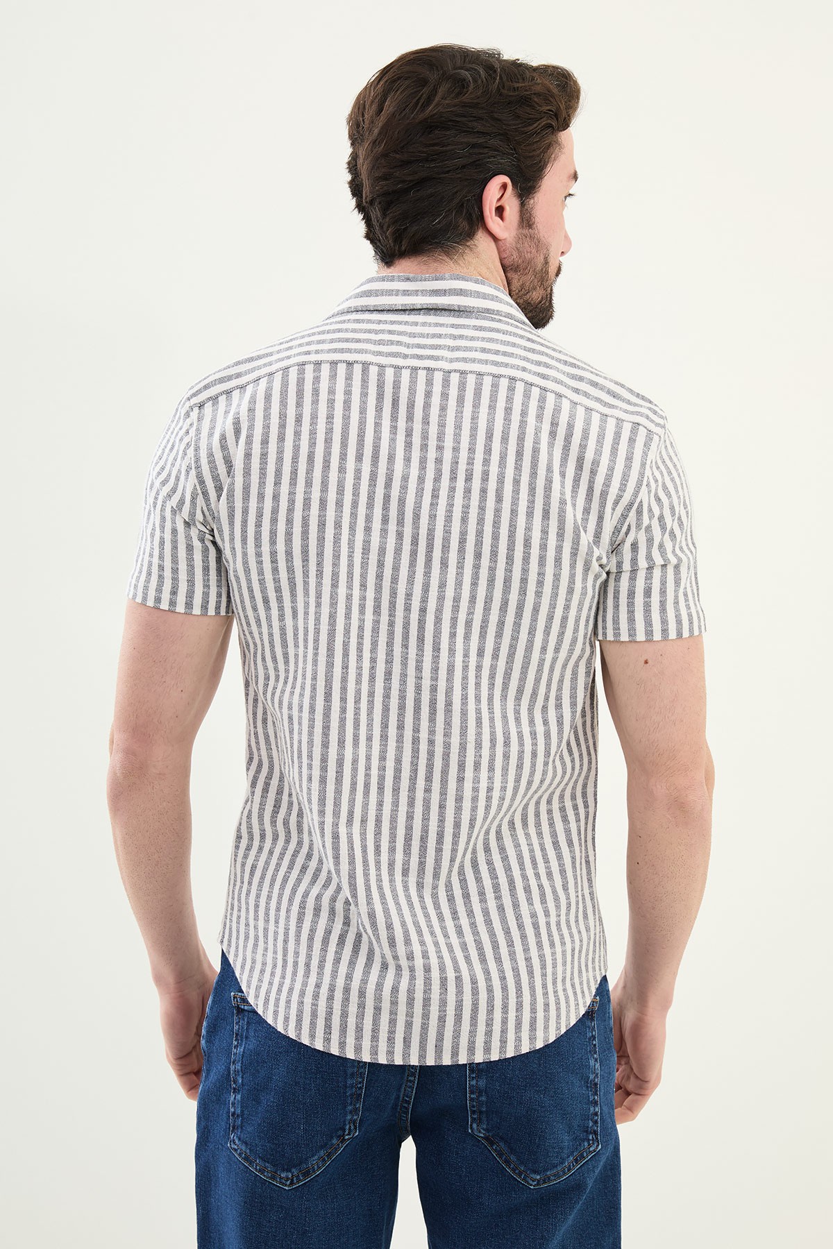 Parçalı Çizgili Slim Fit Apaç Yaka %100 Keten Kısa Kollu Erkek Gömlek