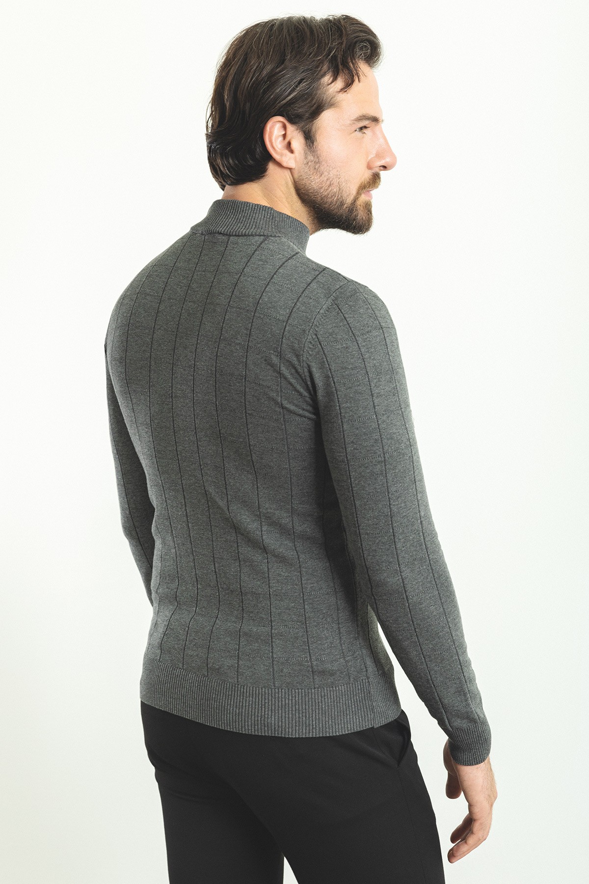 Kareli Slim Fit Yarım Balıkçı Yaka Erkek Triko Kazak