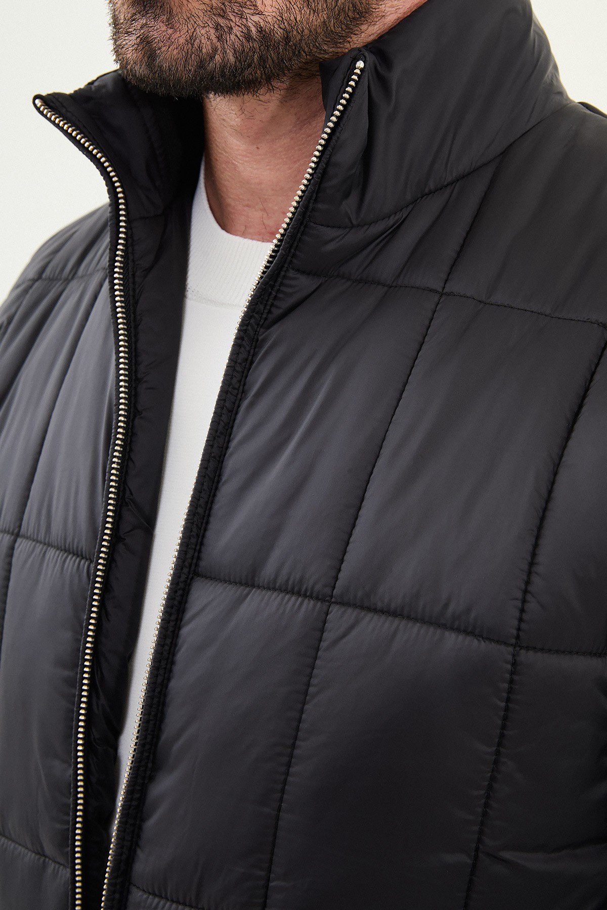 Kapitone Slim Fit Hakim Yaka Şişme Erkek Mont