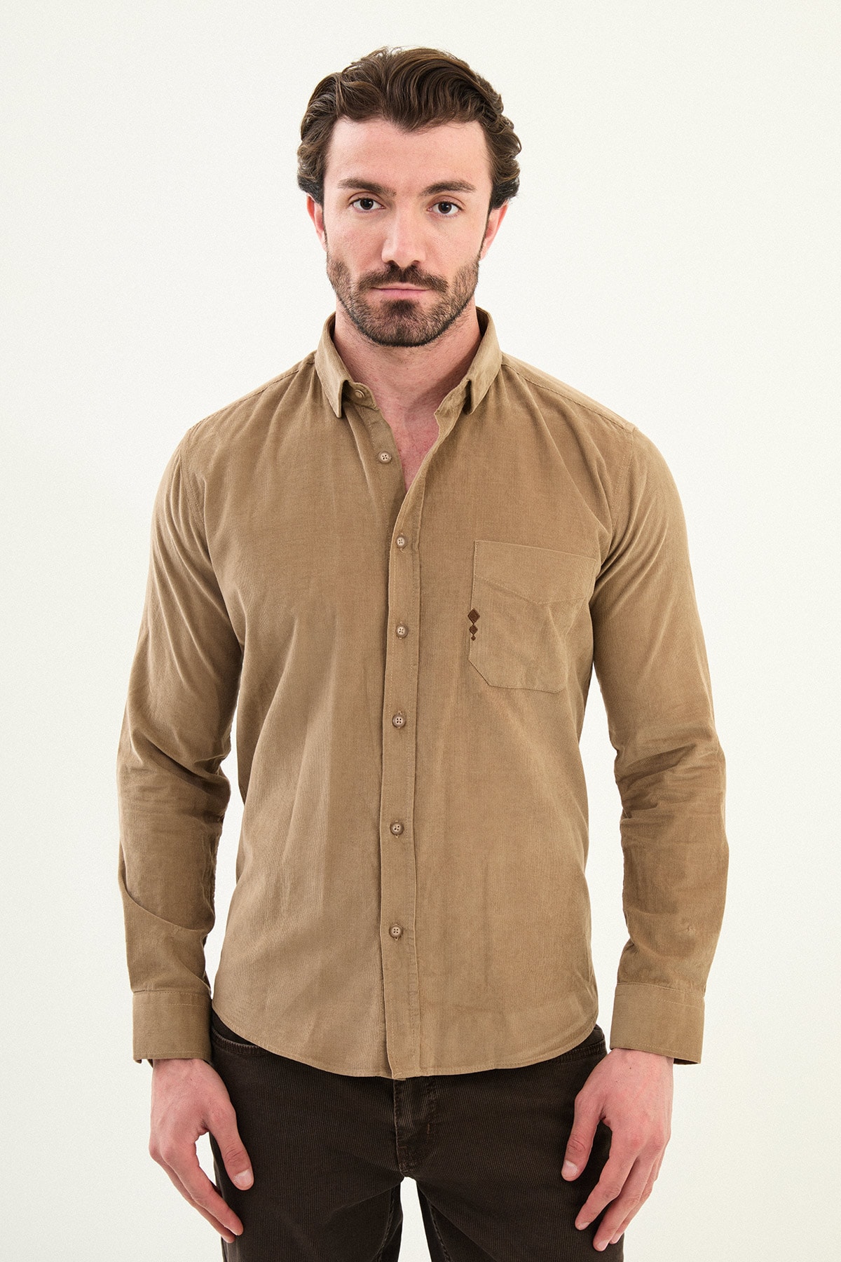 Düz Slim Fit Nakış Detaylı Kadife Erkek Gömlek - Vizon