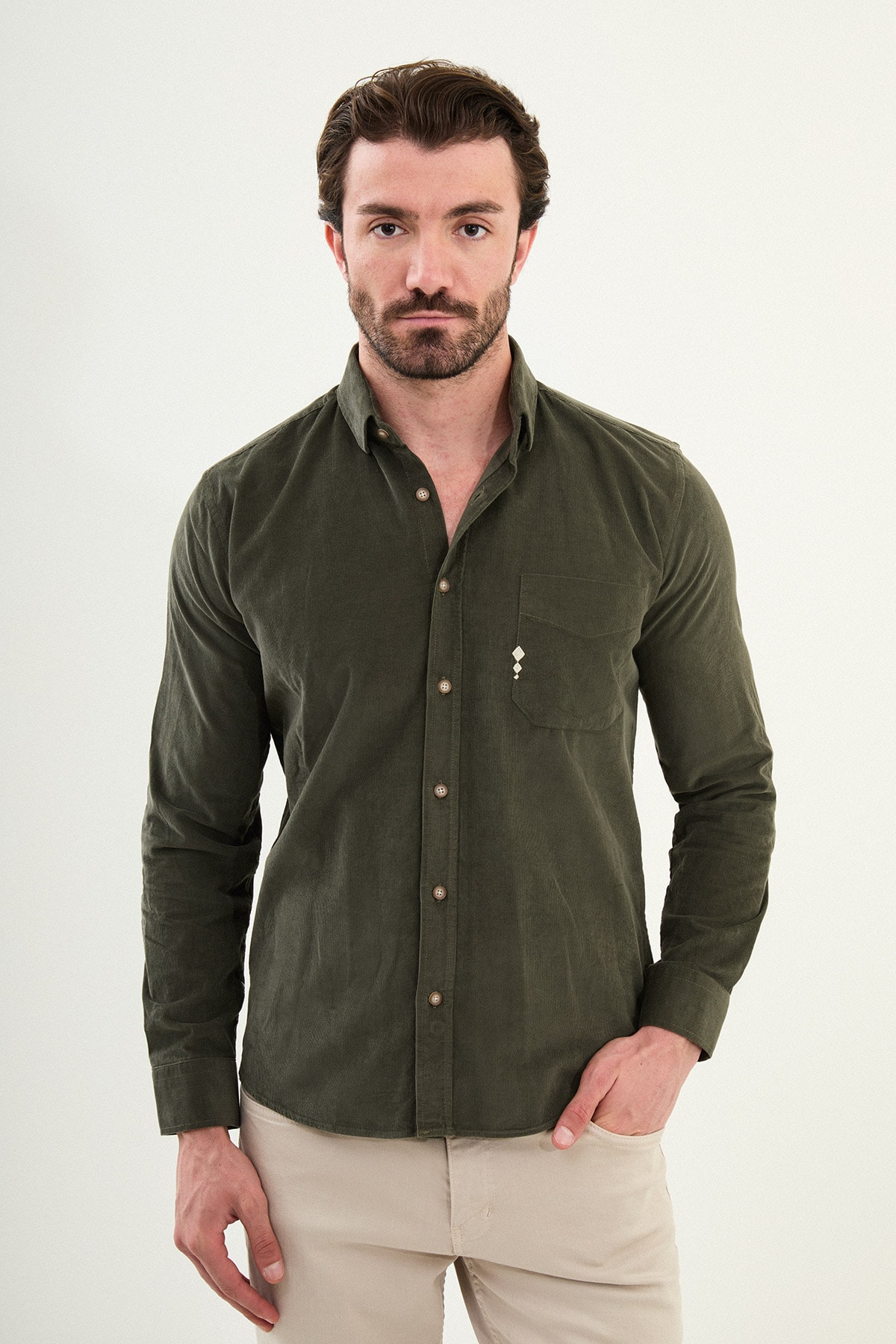 Düz Slim Fit Nakış Detaylı Kadife Erkek Gömlek - Haki