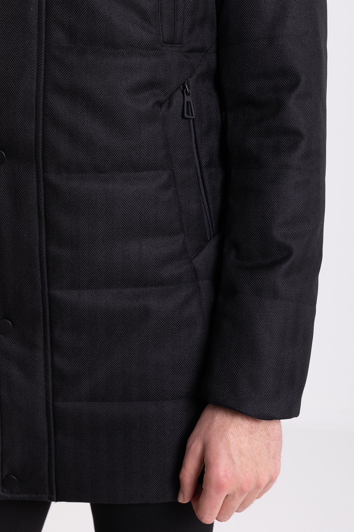 Desenli Slim Fit Kürklü Kapüşonlu Erkek Kaban