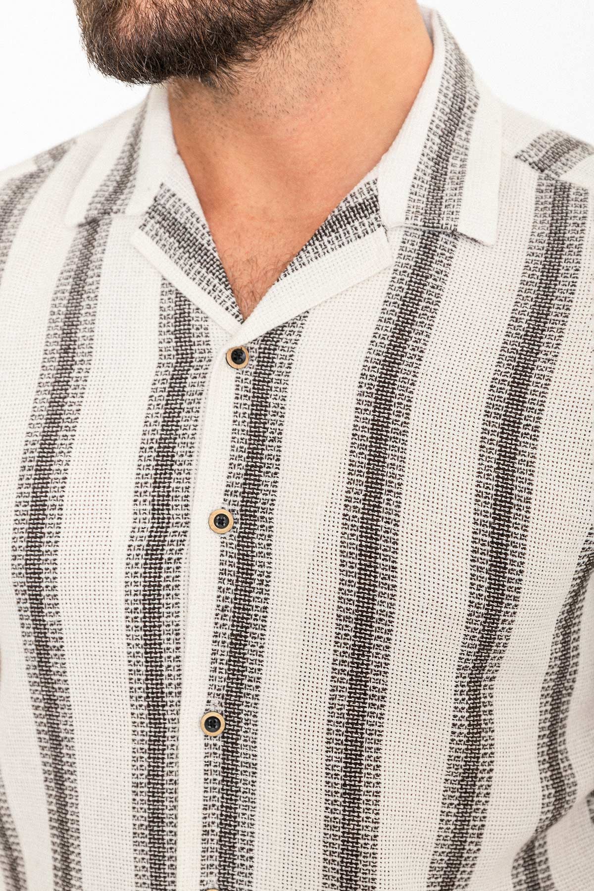 Çizgili Slim Fit Apaç Yaka Kısa Kollu Erkek Gömlek