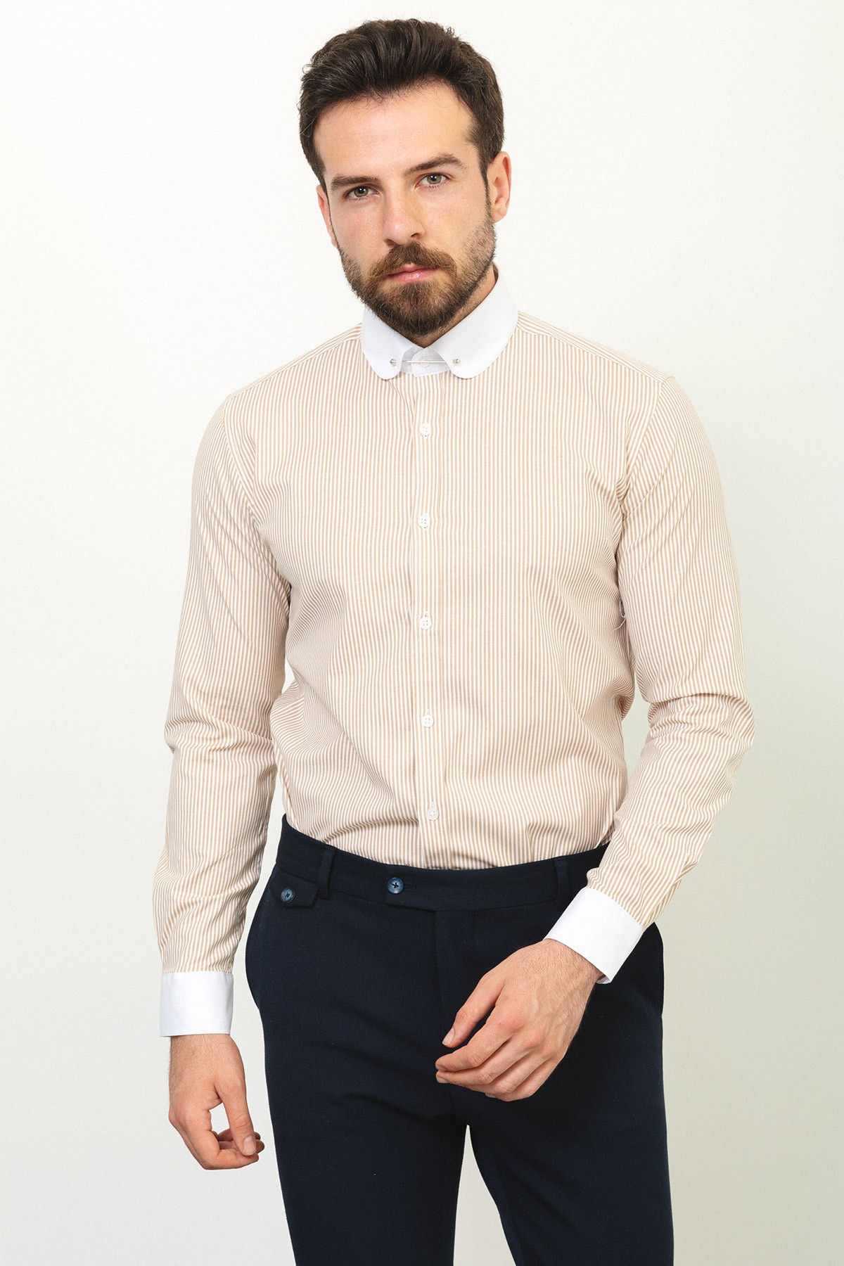 Çizgili Slim Fit Bebe Yaka Klasik Erkek Gömlek - Bej-Beyaz