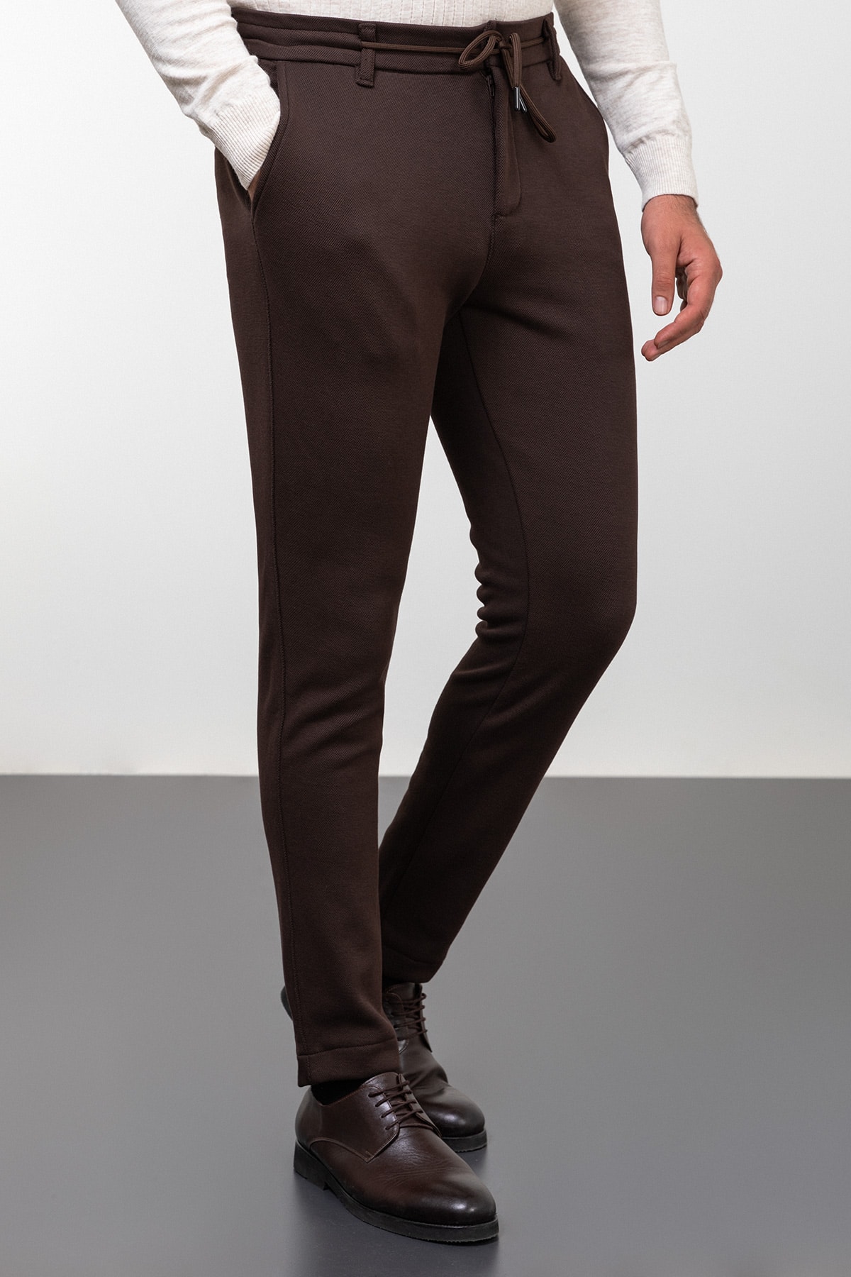 Düz Super Slim Fit Beli Lastikli İpli Erkek Pantolon - Kahverengi