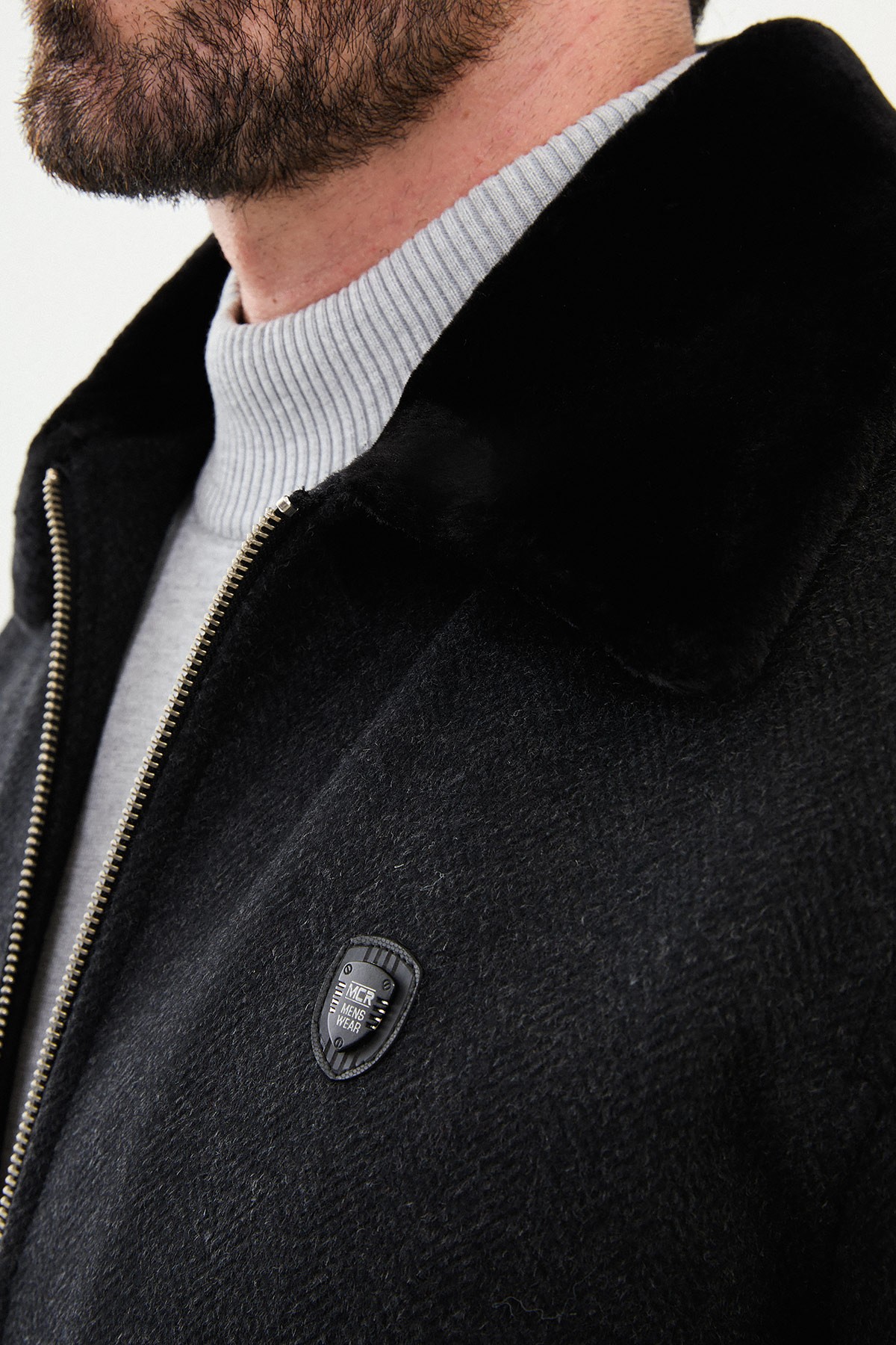 Desenli Slim Fit Torba Cep Kürklü Yaka Yün Erkek Mont