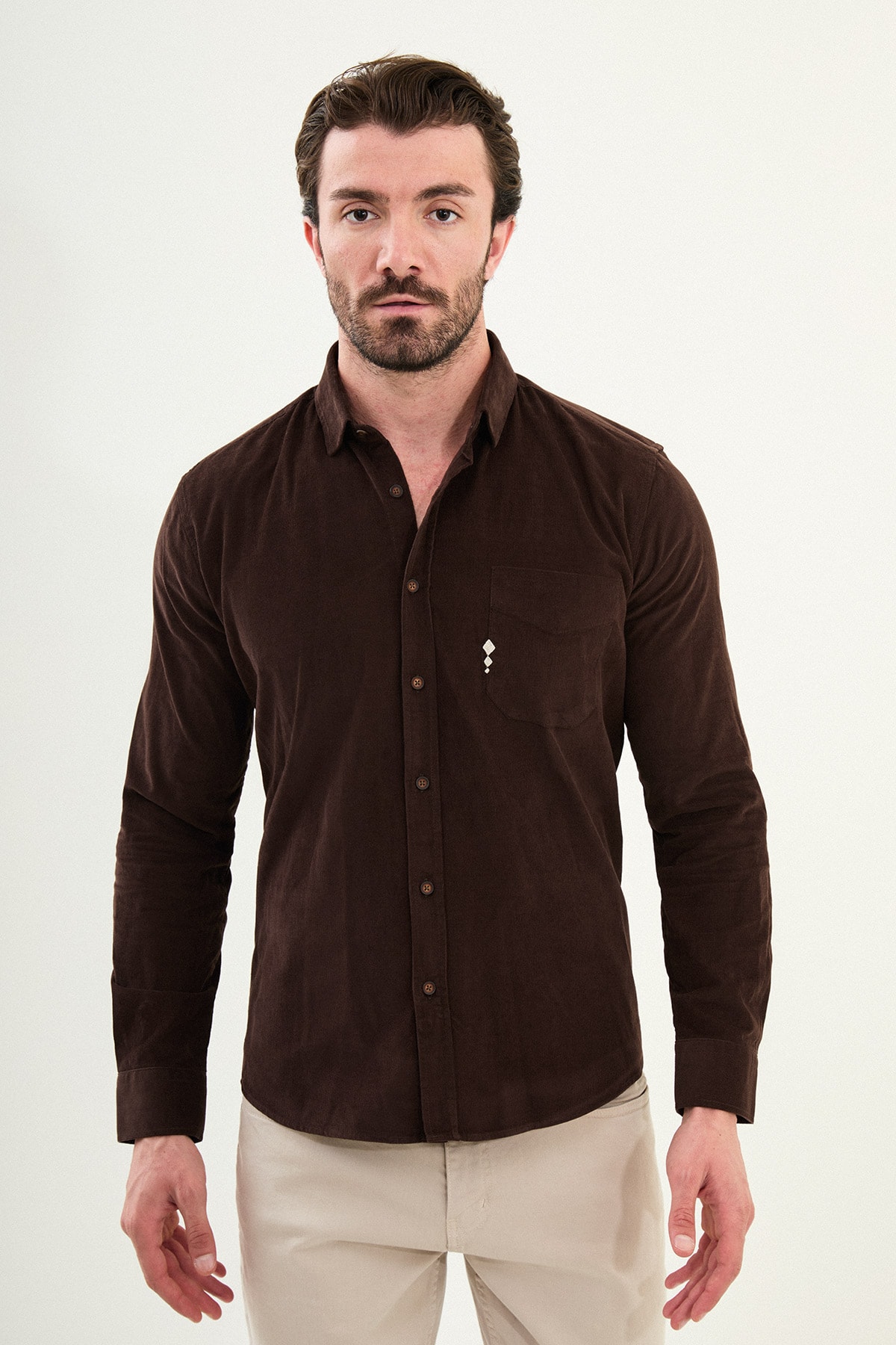 Düz Slim Fit Nakış Detaylı Kadife Erkek Gömlek - Kahverengi