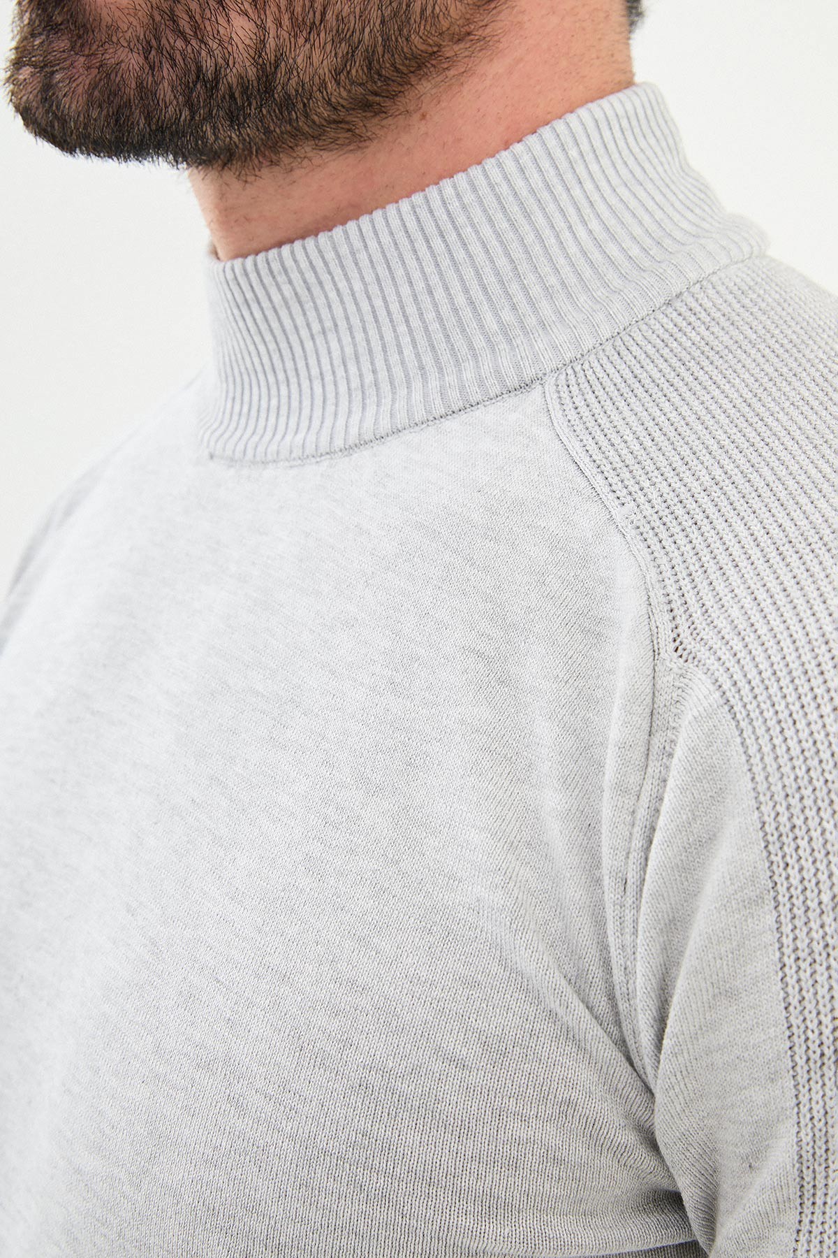 Düz Slim Fit Yarım Balıkçı Yaka Erkek Triko Kazak