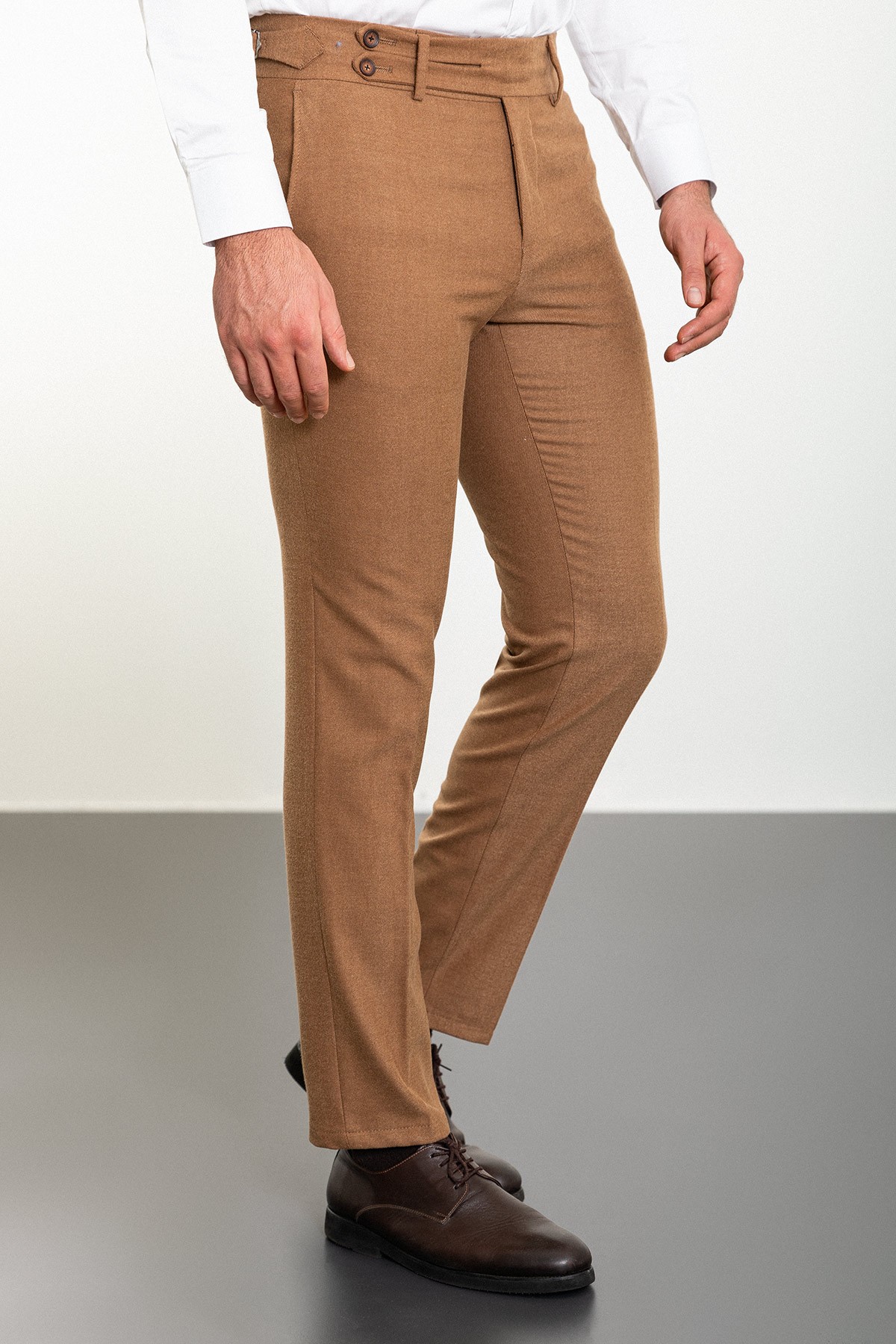 Düz Slim Fit Kemer Detaylı Tokalı Erkek Pantolon - Kamel