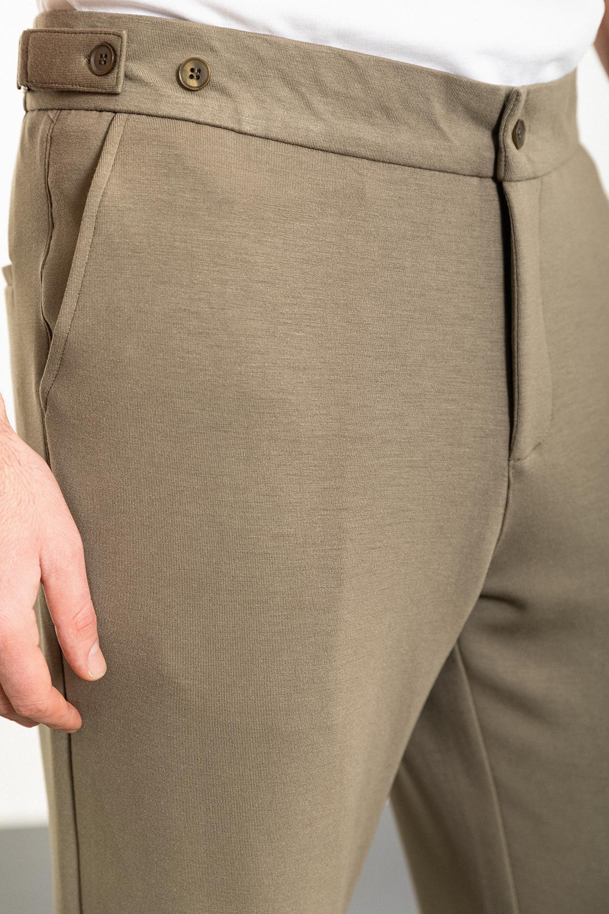 Düz Slim Fit Kemerli Erkek Eşofman Altı