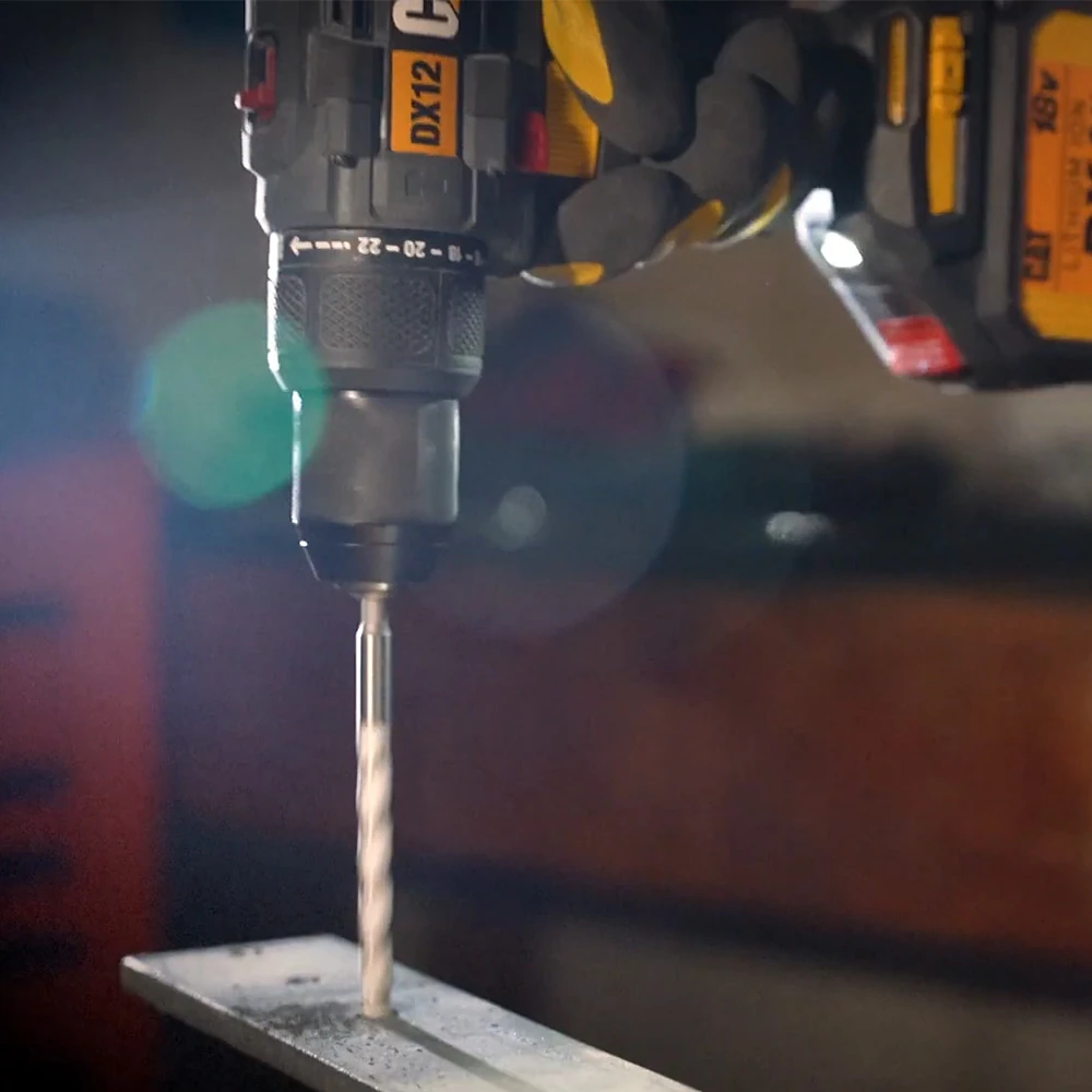 CAT DX12 18Volt/2.0Ah Li-ion Çift Akülü Kömürsüz Profesyonel Şarjlı Darbeli Matkap