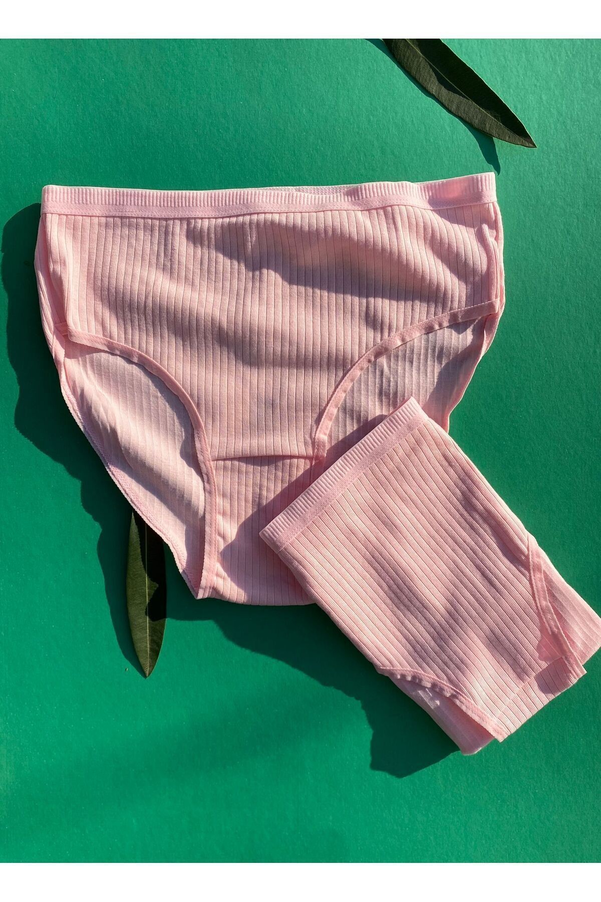 Kadın Pamuklu Fitilli Üçgen Slip Külot (Görseldeki Ürünler Gelecektir)