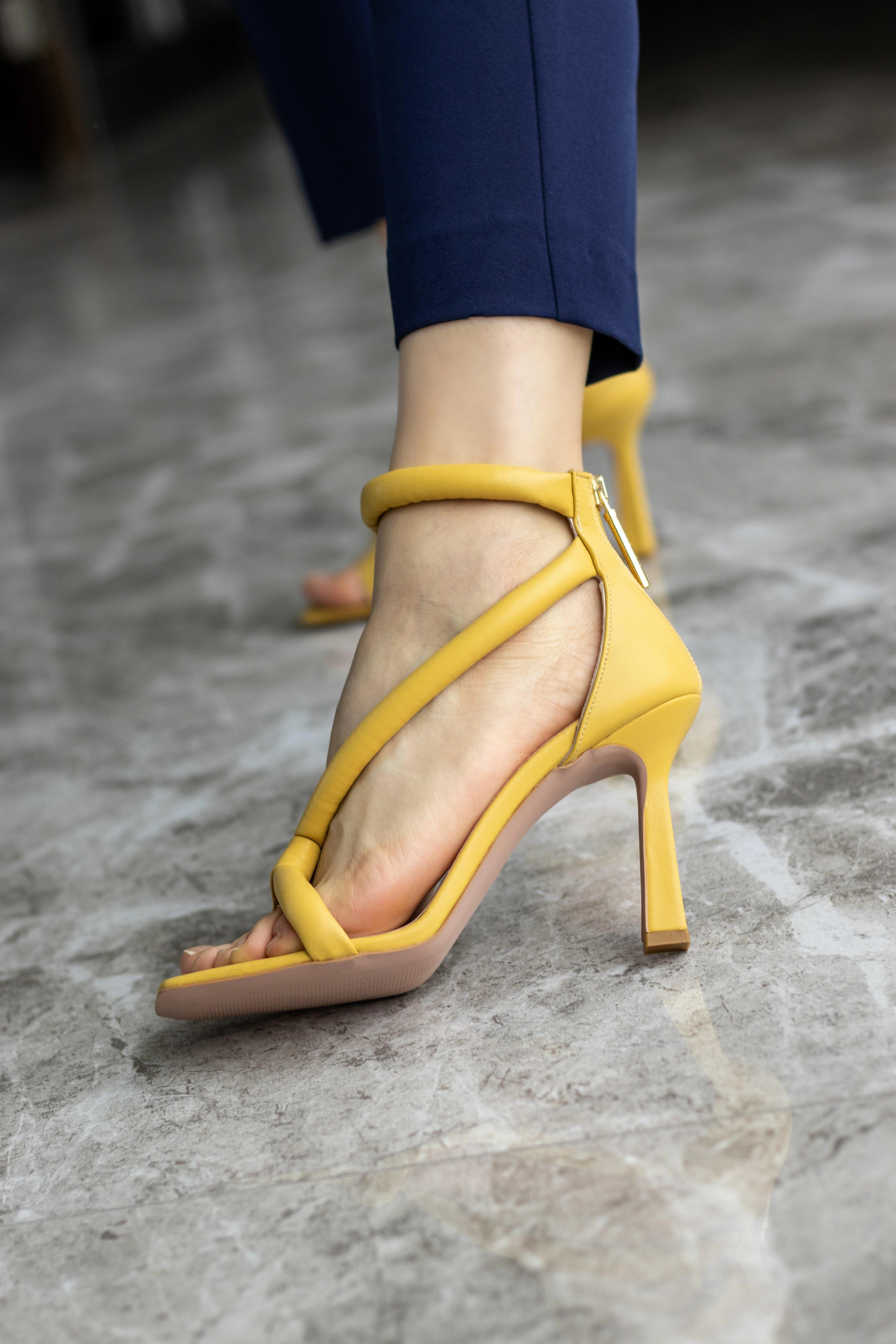 Yellow Square Toe Pipe Detailed Sandals