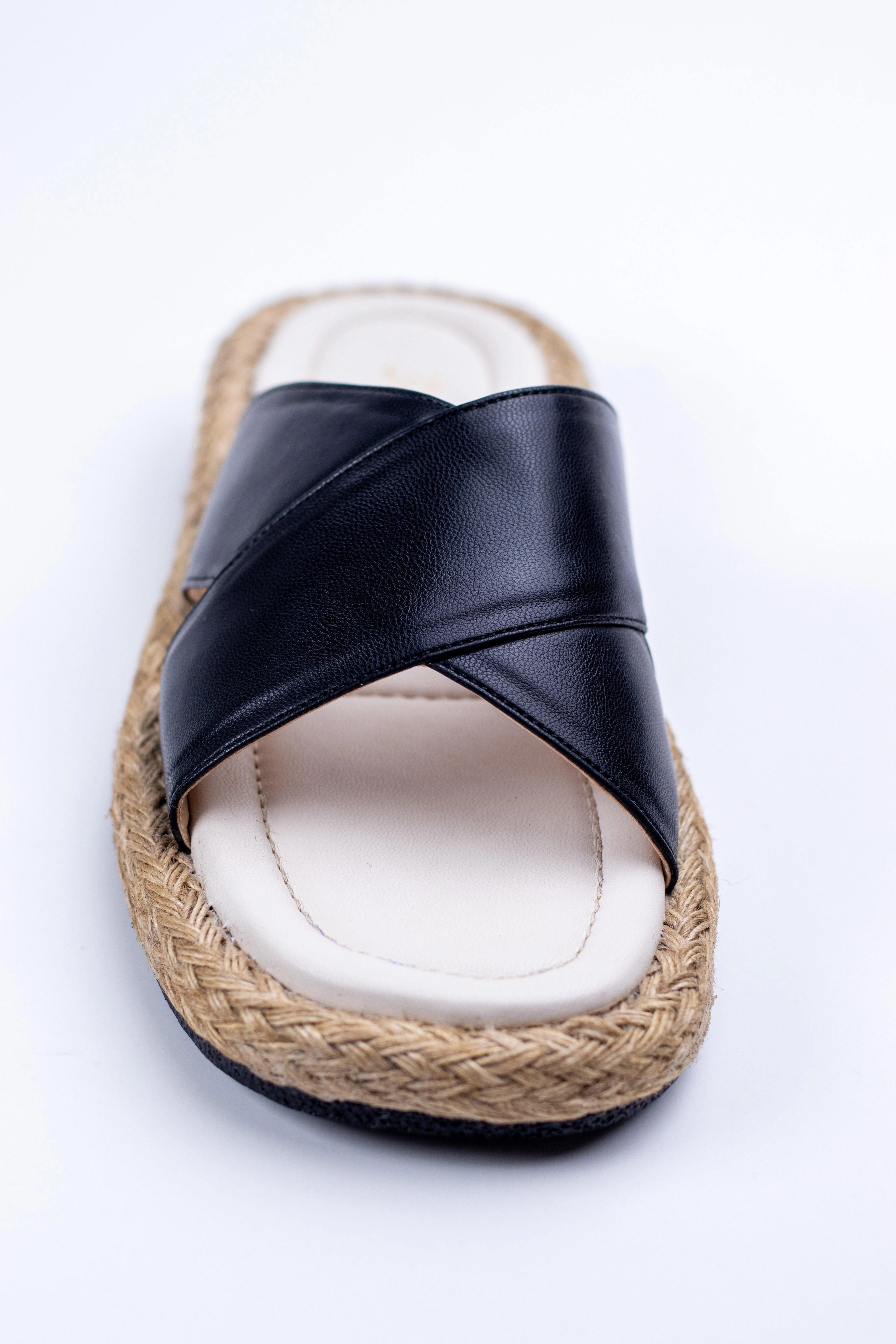 Black diagonal strap flat slippers