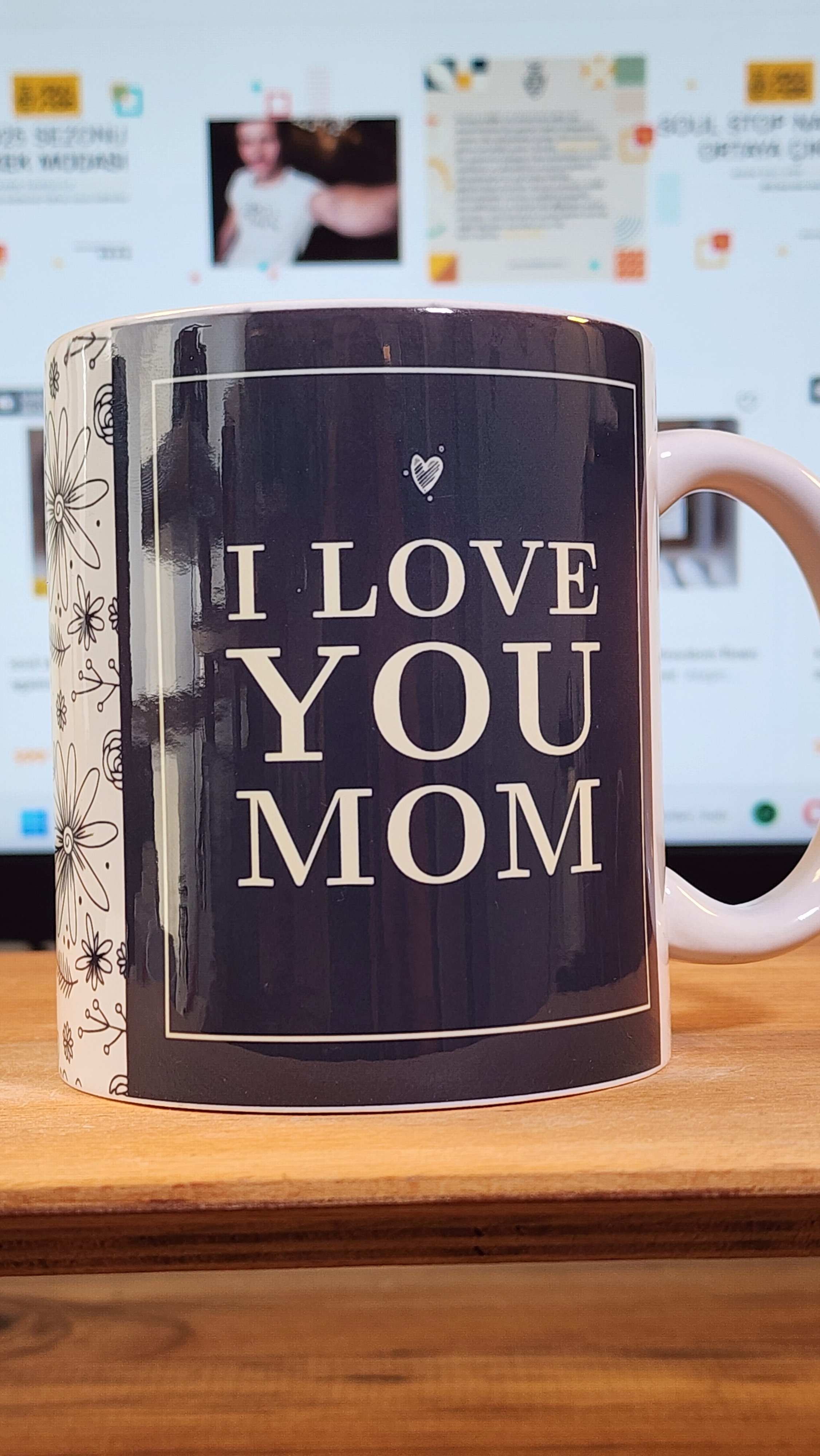  Çiçek Desenli “I Love You Mom” Kupa Bardak – Annelere Özel - Ücretsiz Kargo