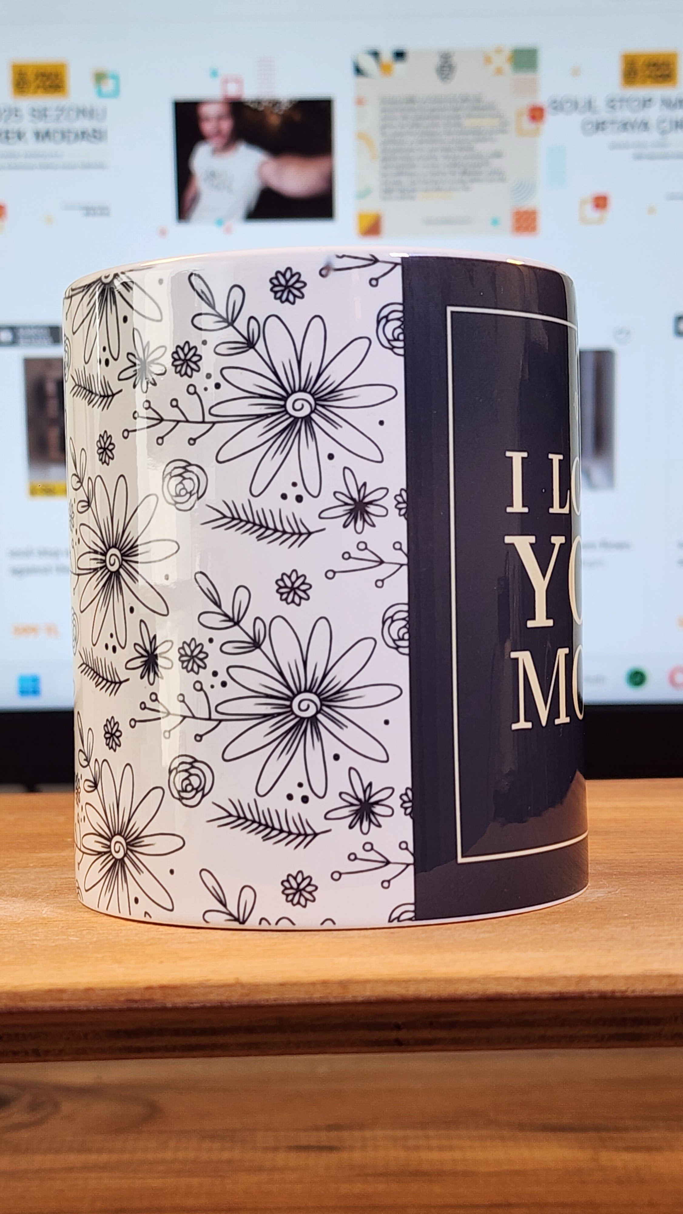  Çiçek Desenli “I Love You Mom” Kupa Bardak – Annelere Özel - Ücretsiz Kargo