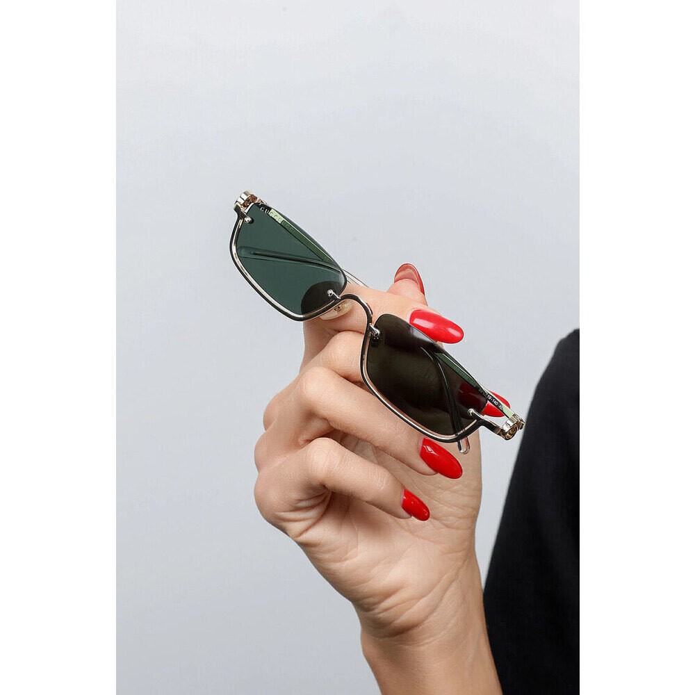 Miu Miu Oval Acetate SMU04Z