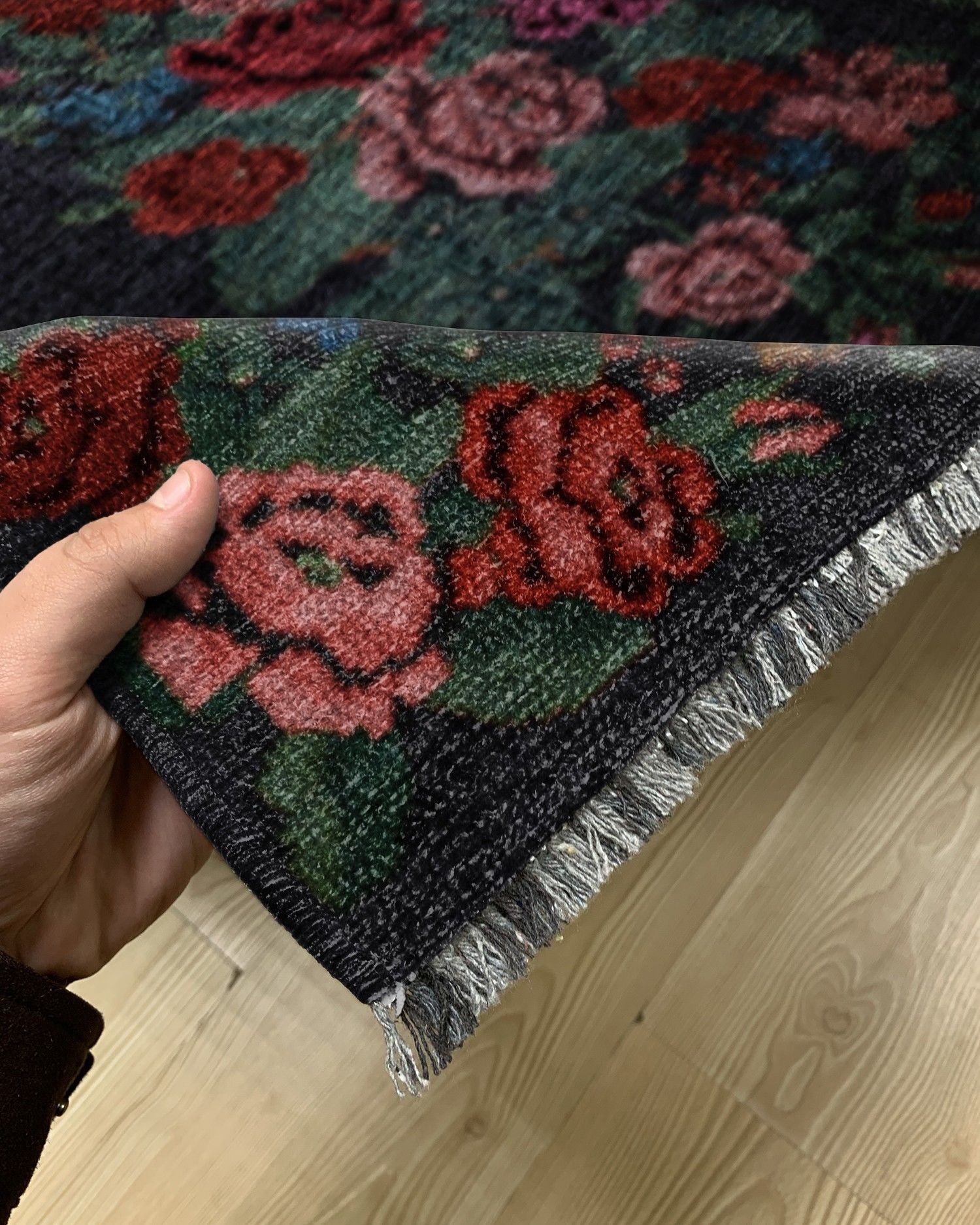 Montis Halı Diem 63013 Siyah Karabağ Şönil Dokuma Renkli Makine Halısı