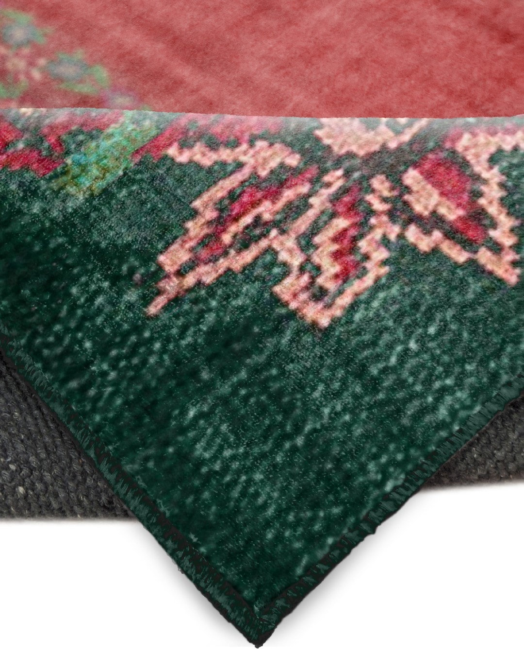 Montis Halı Varia 809003 Kırmızı Parlak Yumuşak Dokuma Taban Renkli Retro Karabağ Halı