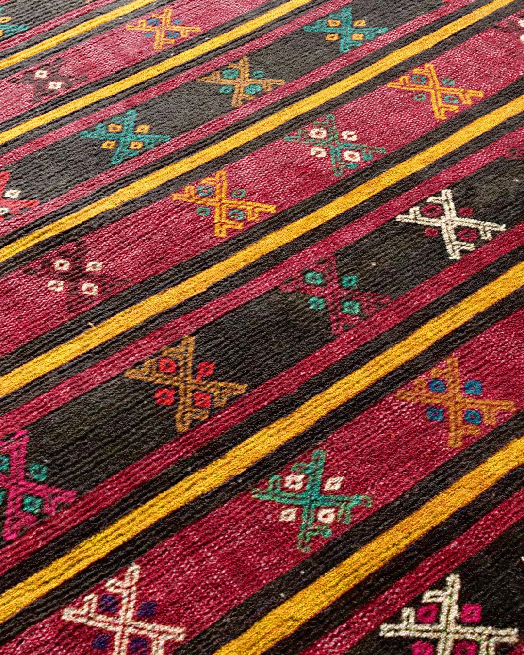 Montis Halı Vivere 35002 Kırmızı Dokuma Taban Etnik Kilim Halı