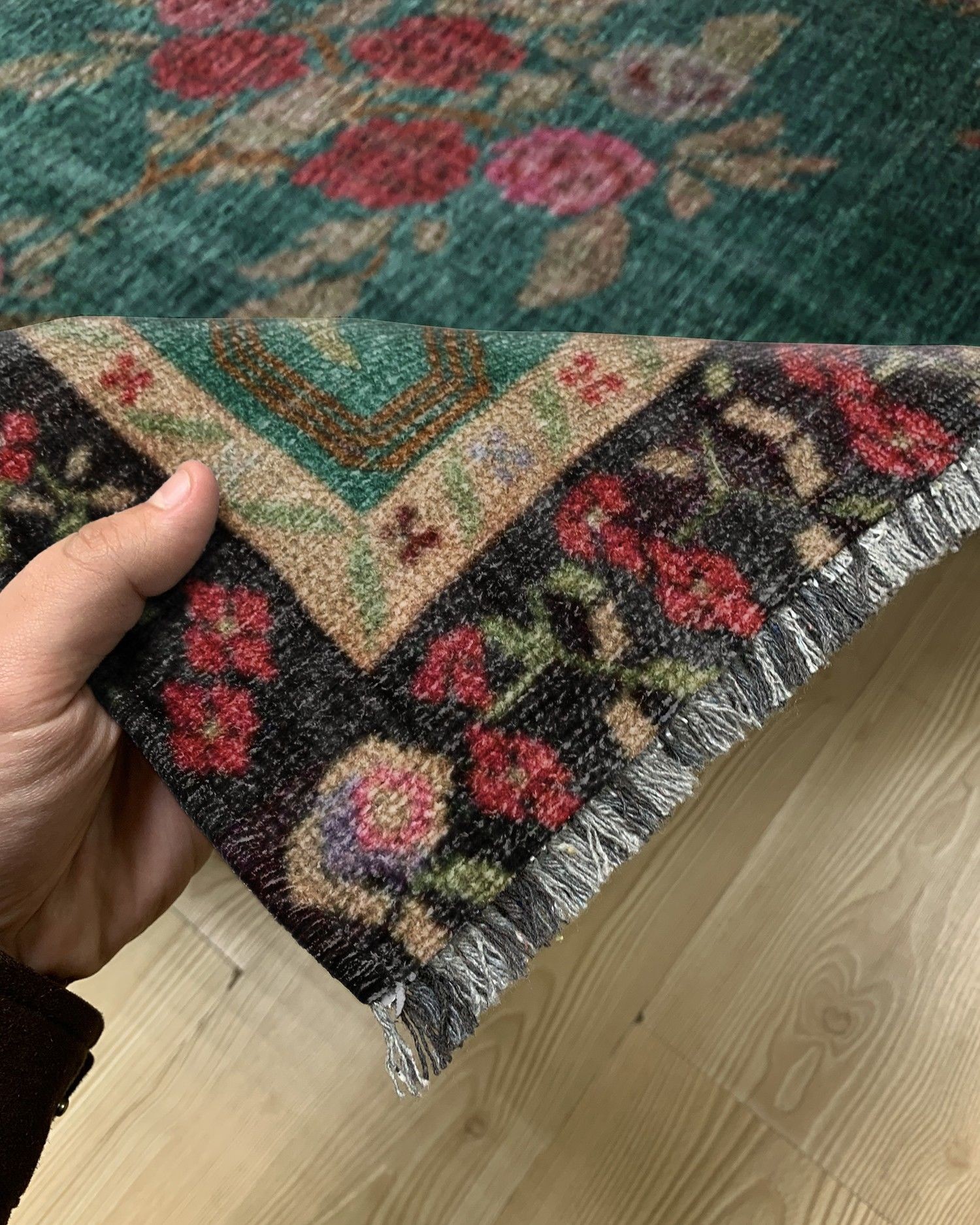 Montis Halı Diem 63037 Yeşil Karabağ Şönil Dokuma Renkli Makine Halısı