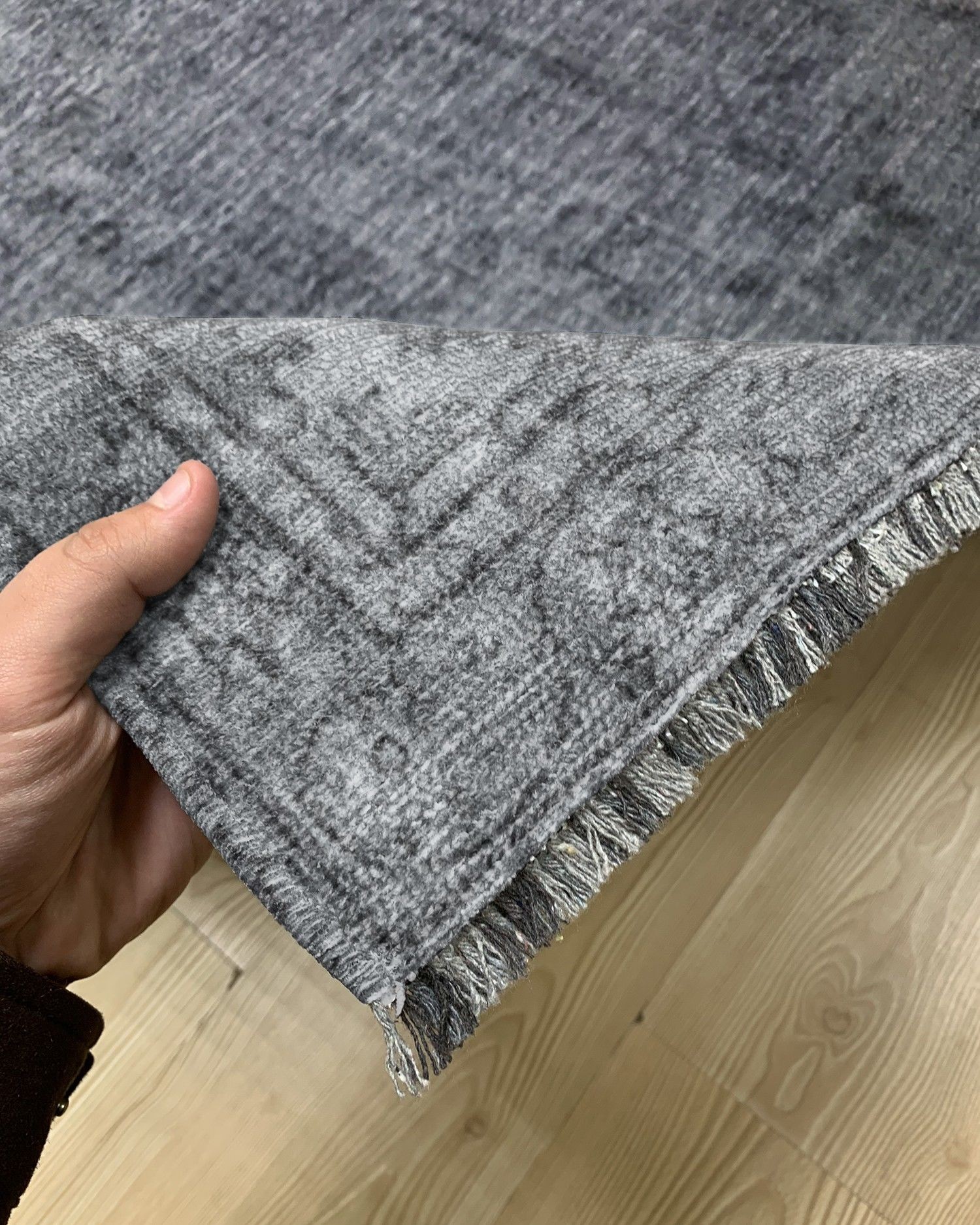 Montis Halı Ventus 47011 Gri Şönil Dokuma Renkli Eskitme Makine Halısı