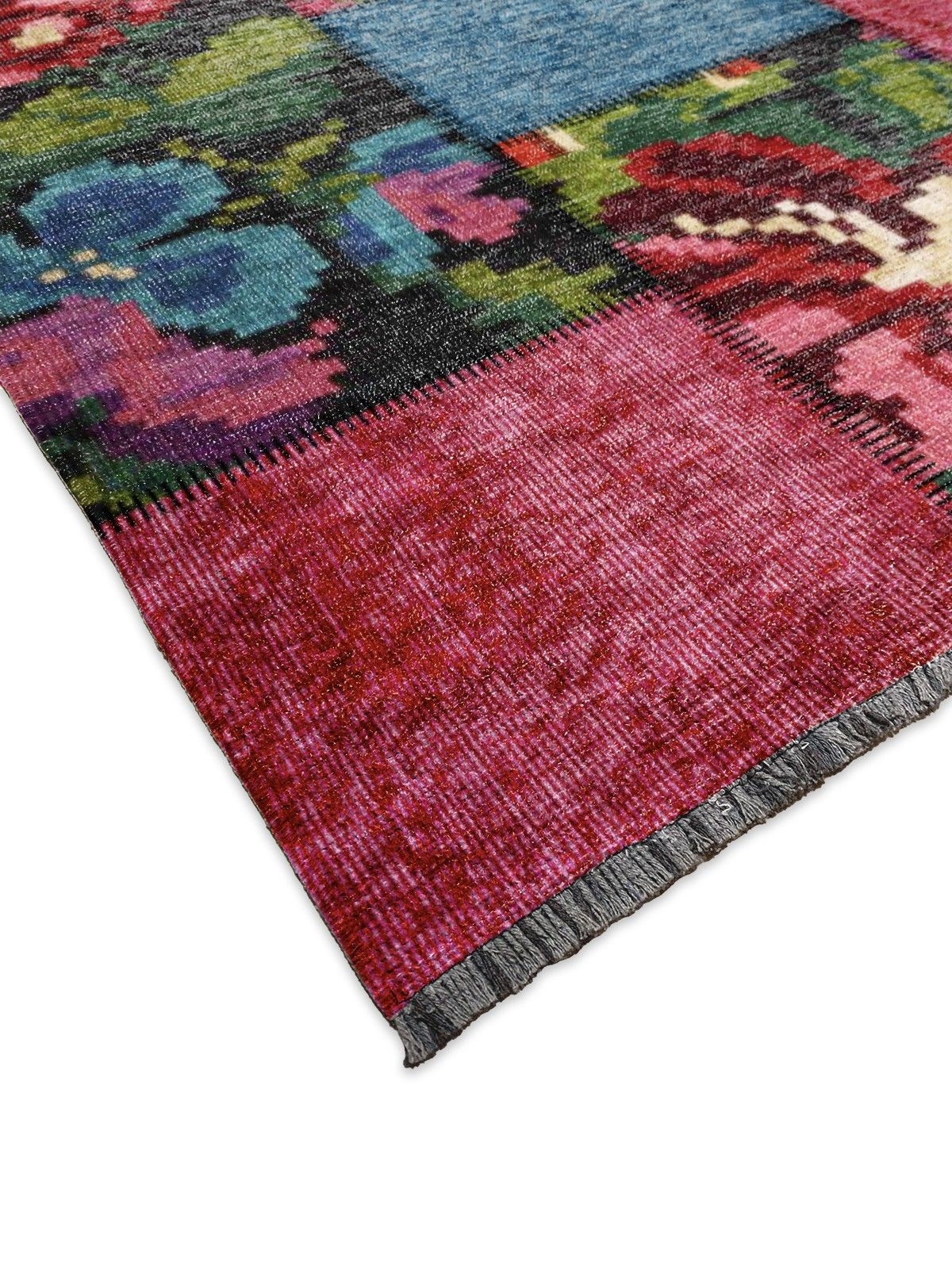 Montis Halı Mensis 27027 Siyah Makine Dokuması Renkli Şönil Patchwork Karabağ Halı