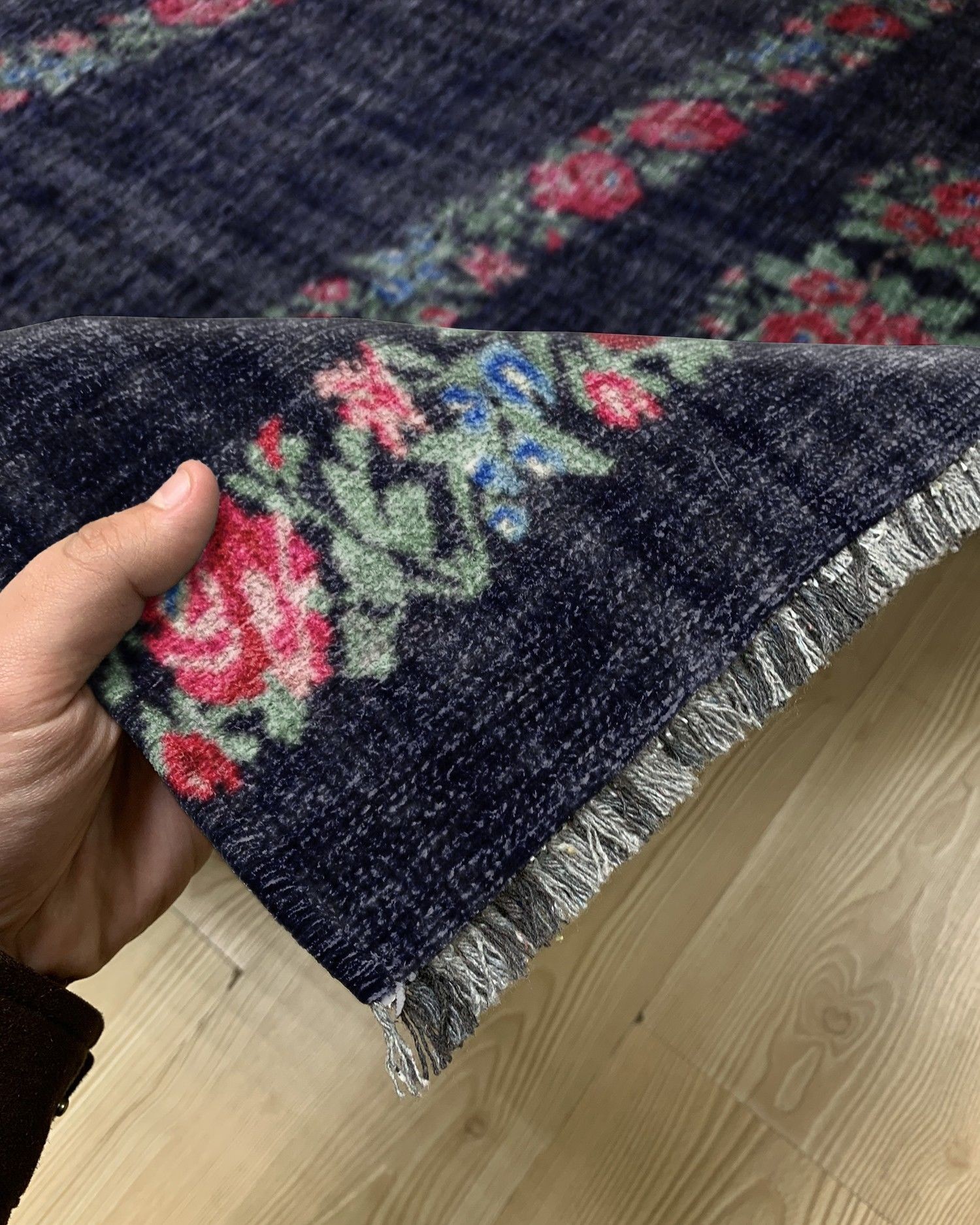 Montis Halı Diem 63034 Siyah Karabağ Şönil Dokuma Renkli Makine Halısı