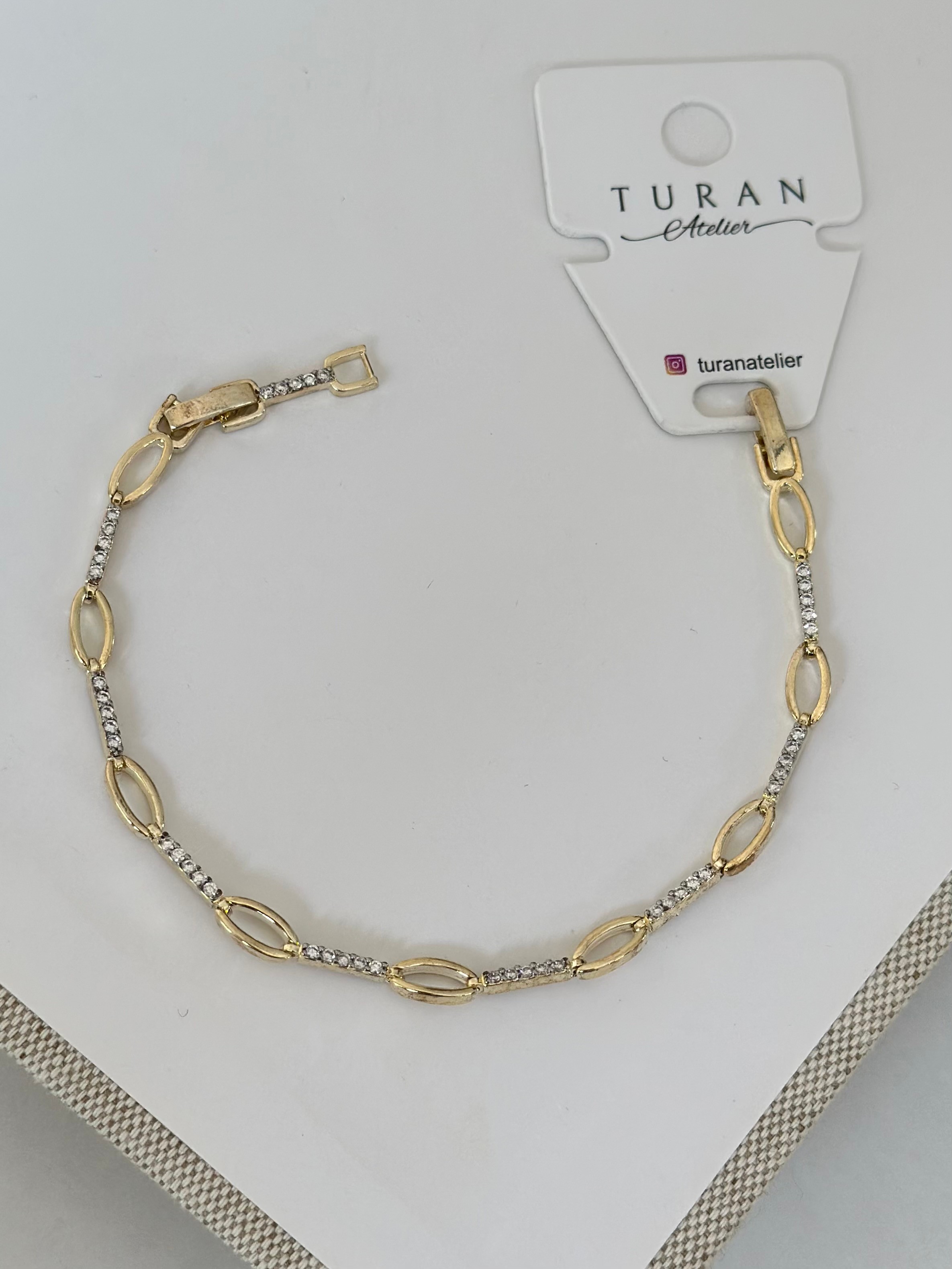 Sıra Taşlı Oval Tasarım Bileklik