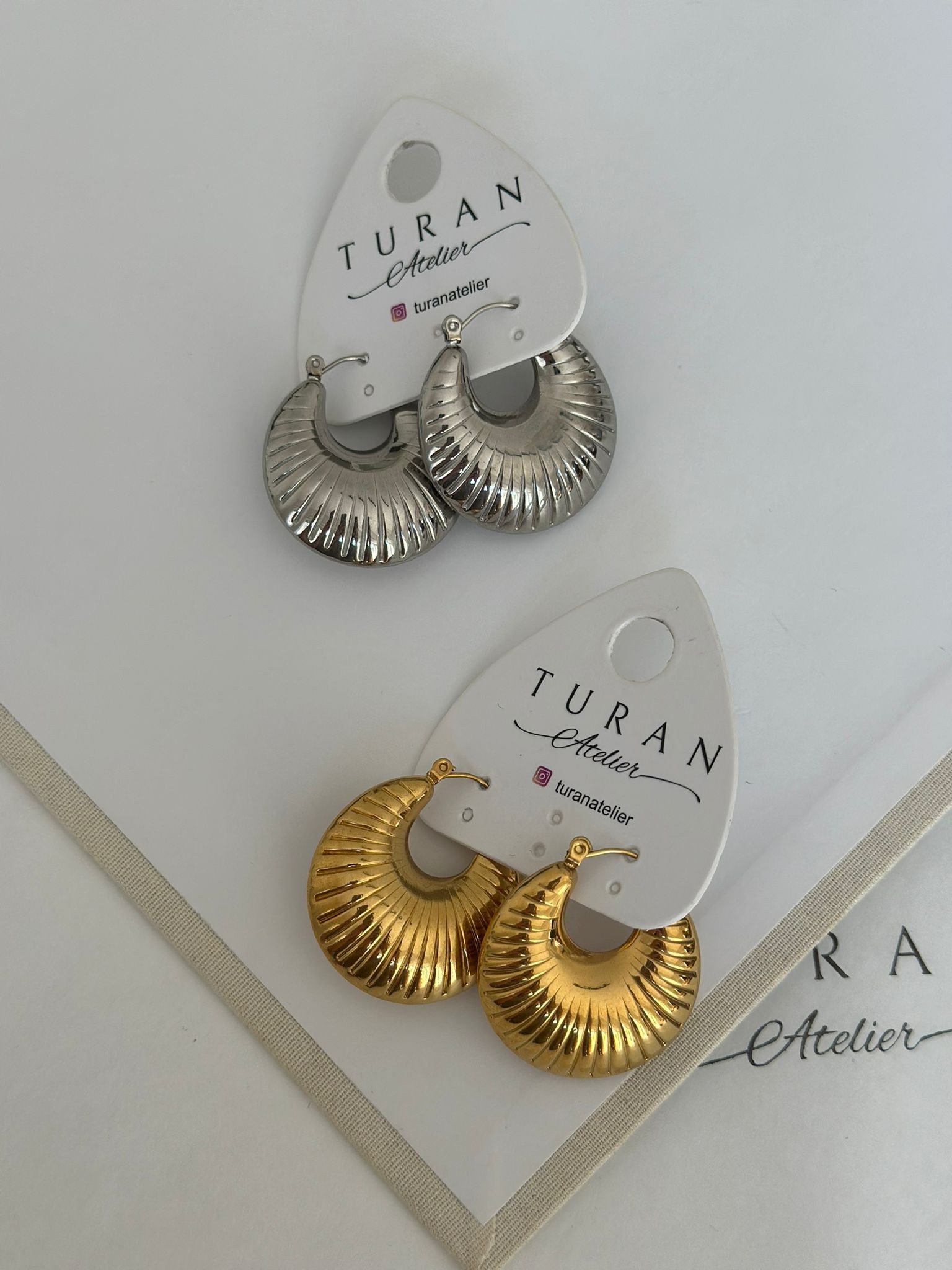 İstiridye Gold Çelik Küpe