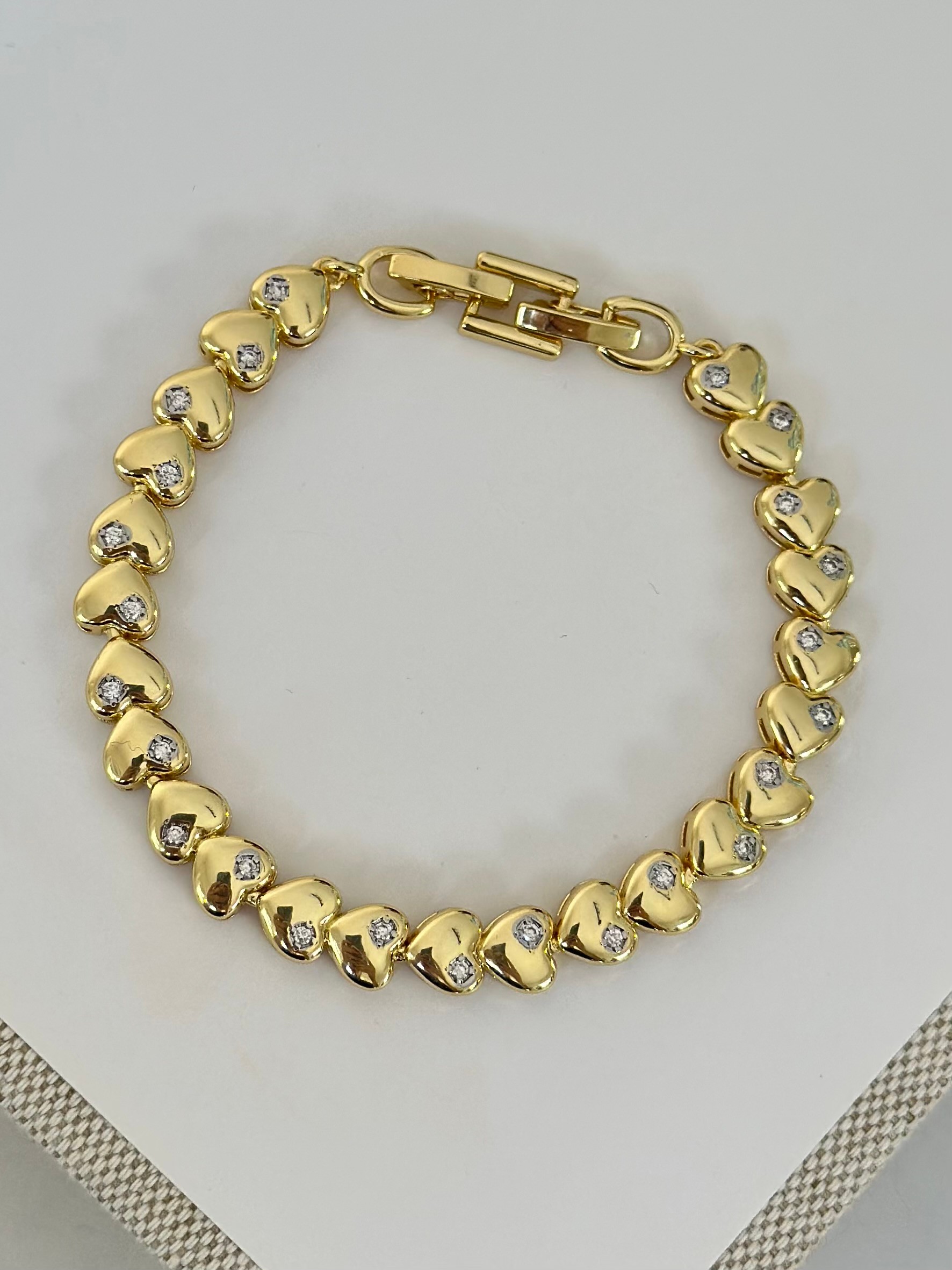 Taşlı Gold Kalp Detay Bileklik