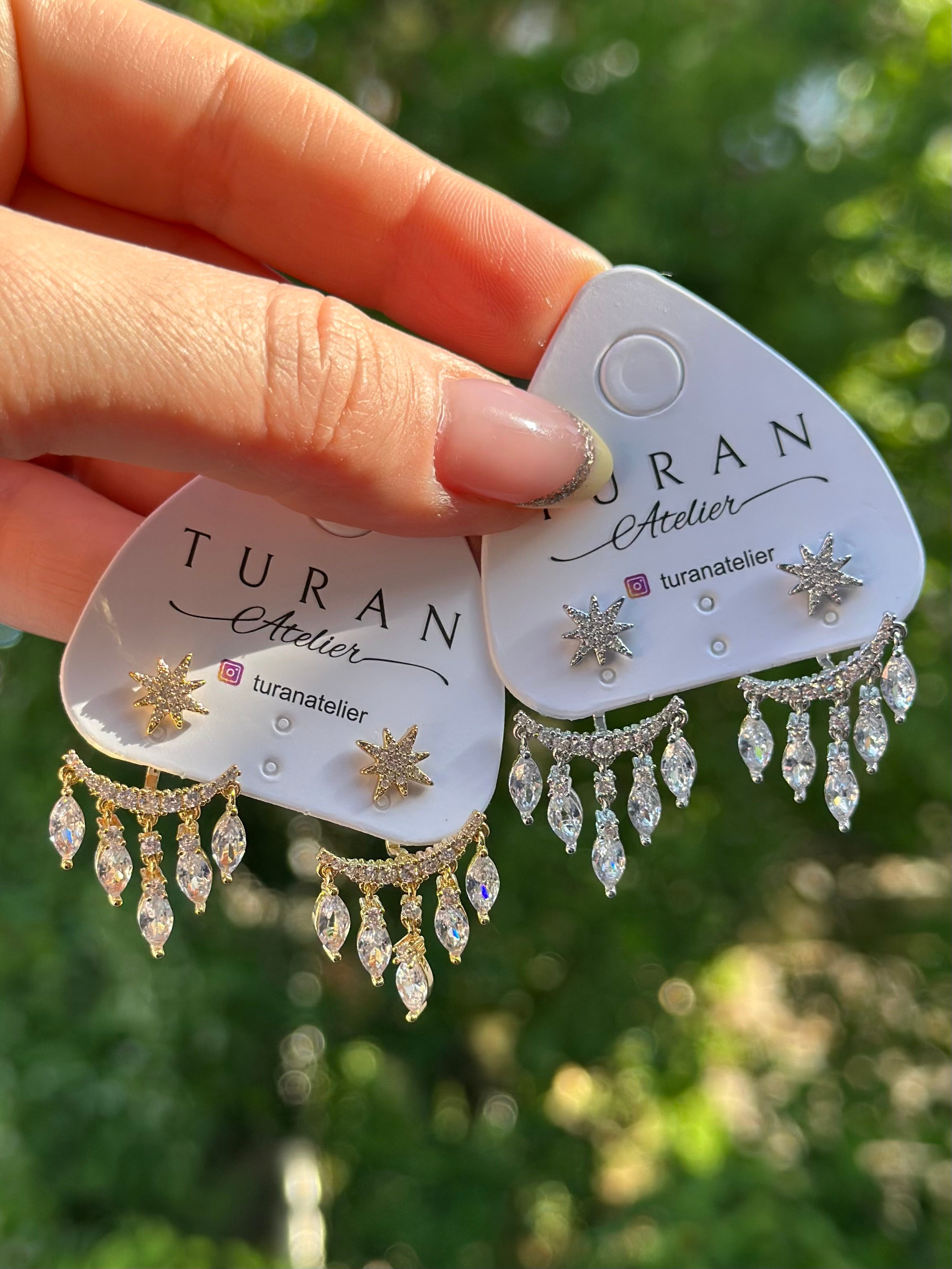 Sallantılı Taş Tasarımlı Yıldız Küpe
