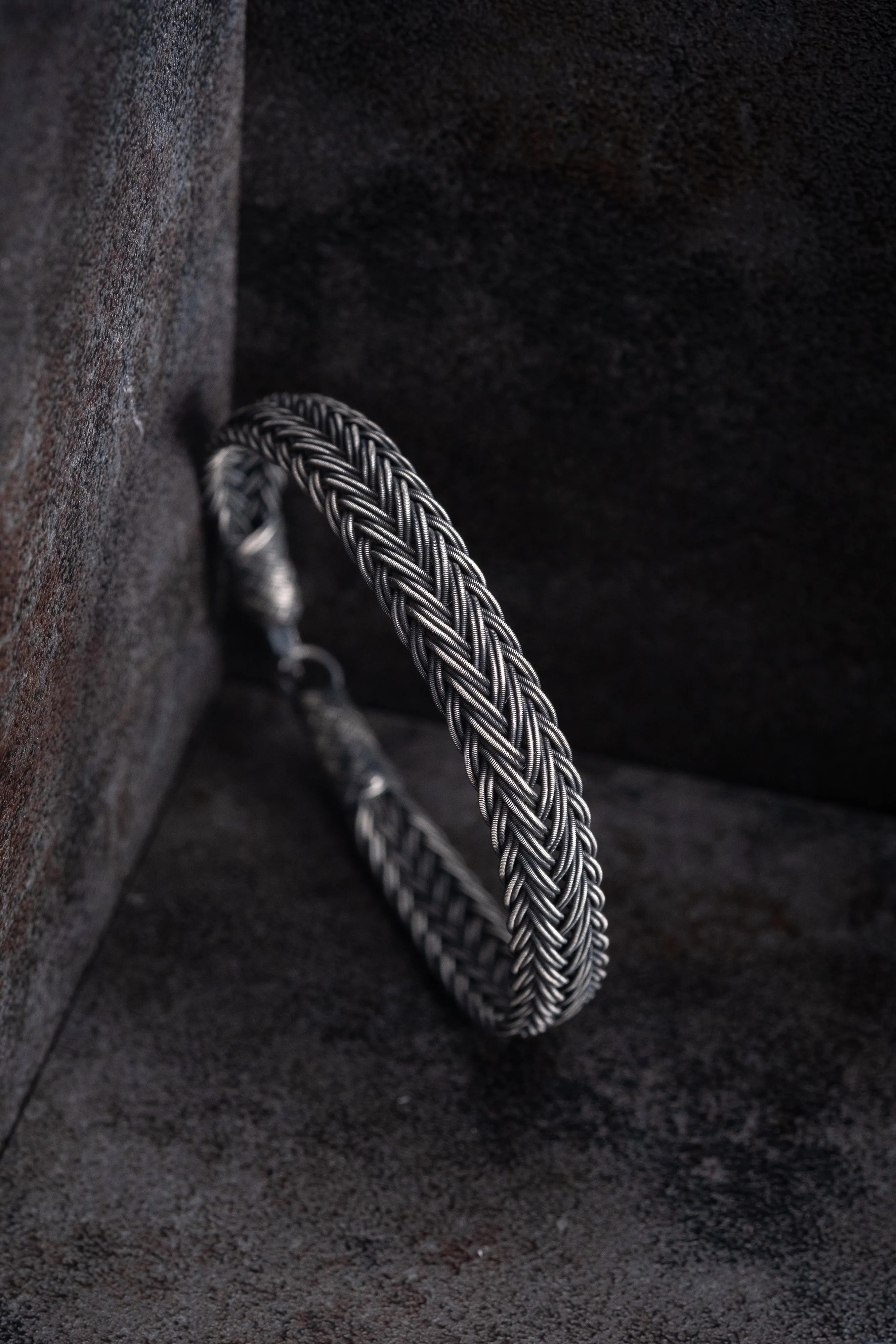 El Örgüsü 999 Saf Gümüş Kazaziye Bileklik - Geleneksel Güçlü Form