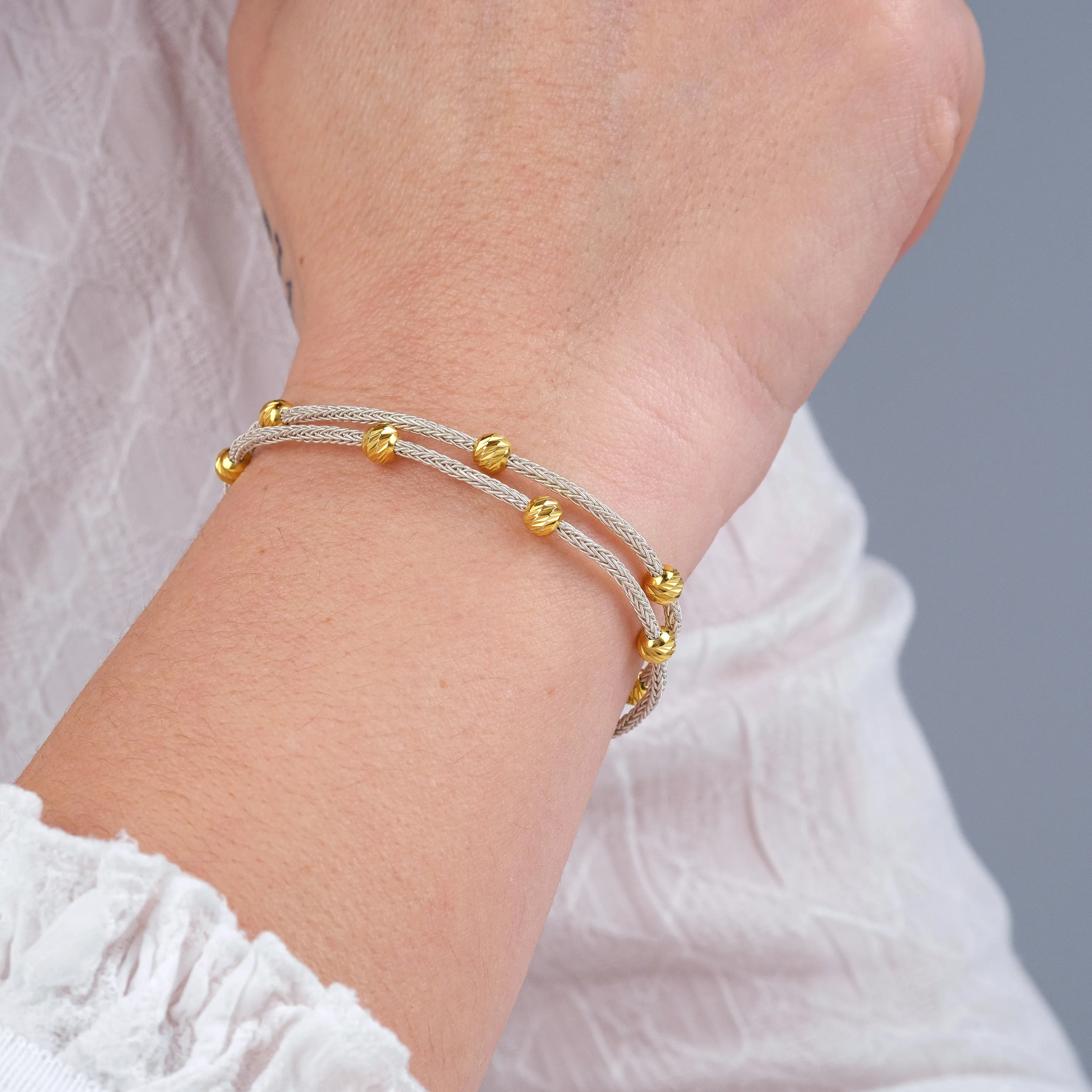 El Örgüsü 999 Ayar Saf Gümüş Kazaziye Bileklik - Gold Boncuklu Zincir Form