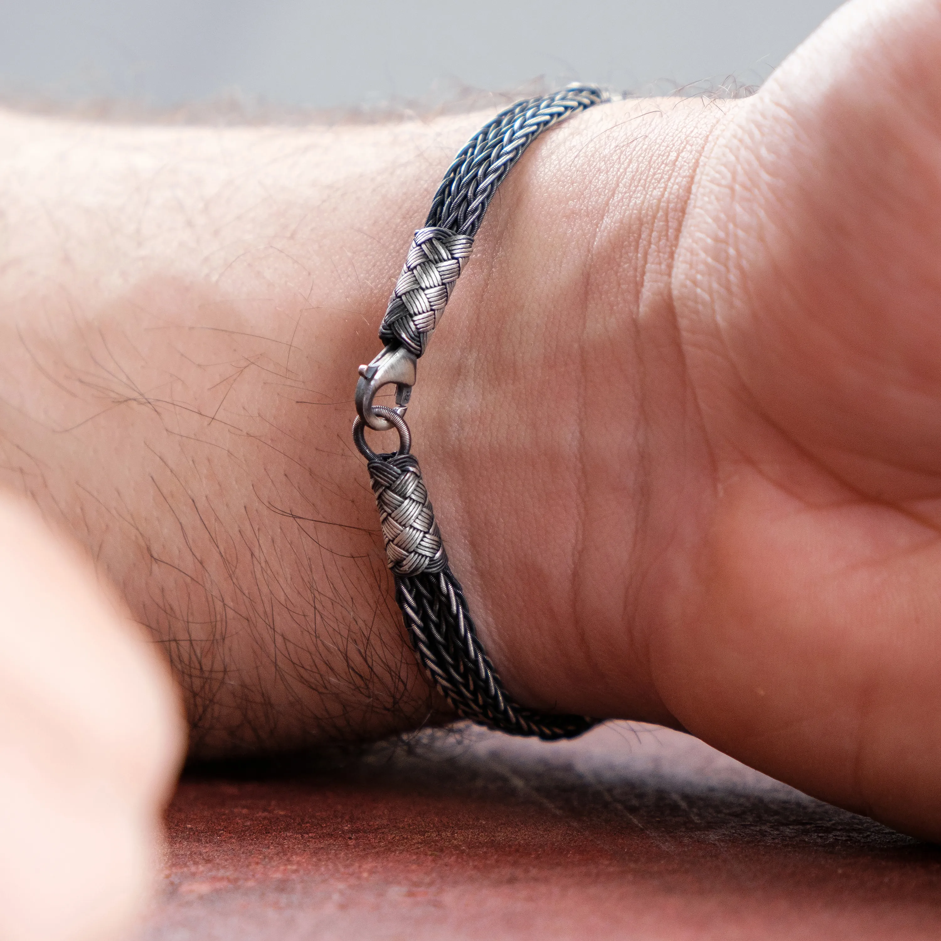 El Örgüsü 999 Ayar Saf Gümüş Bileklik - Kalın, Geniş ve Güçlü Form