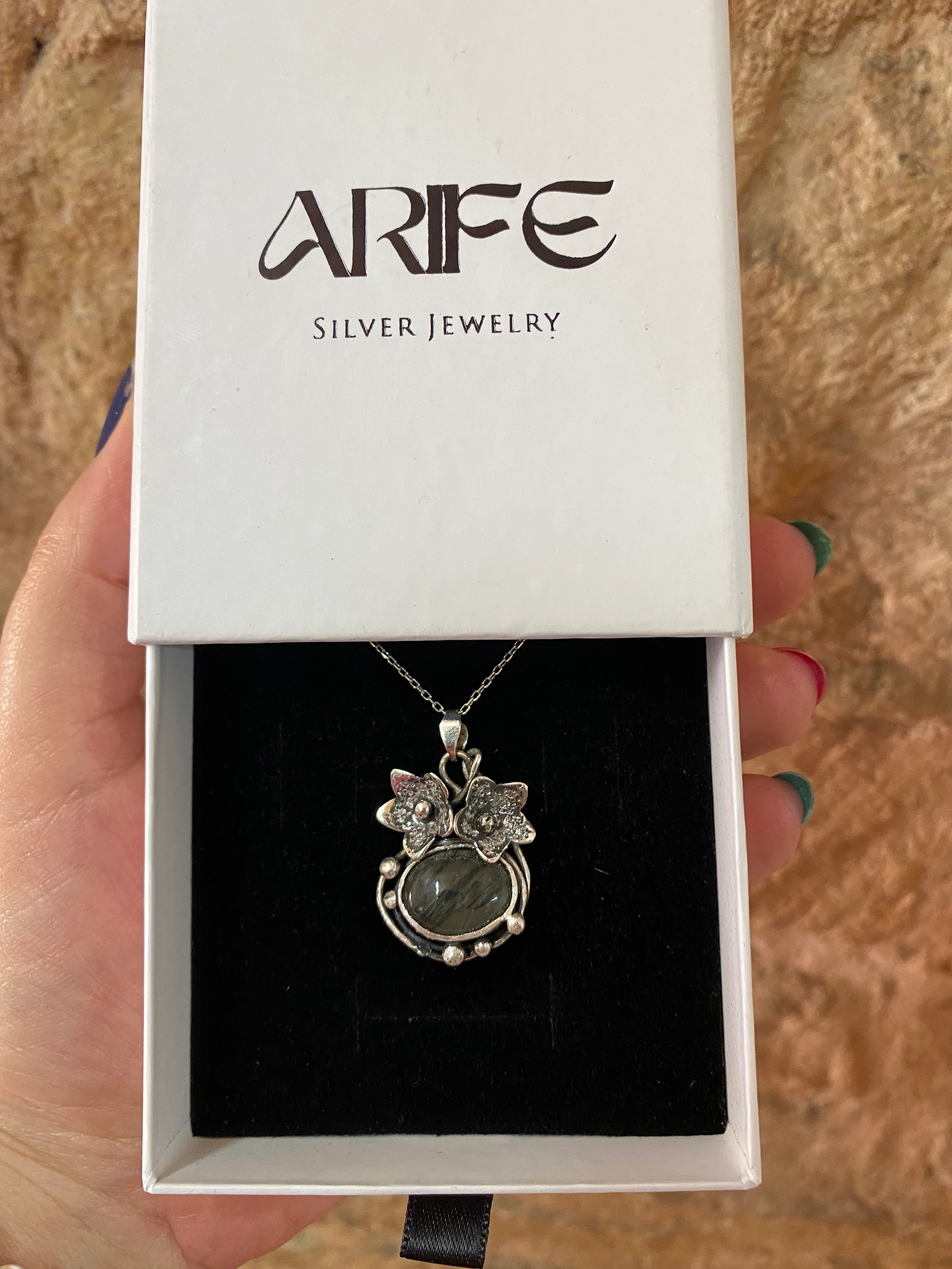 Rutil Kuvars Taşlı El Yapımı Gümüş Kolye – Özgün Tasarım