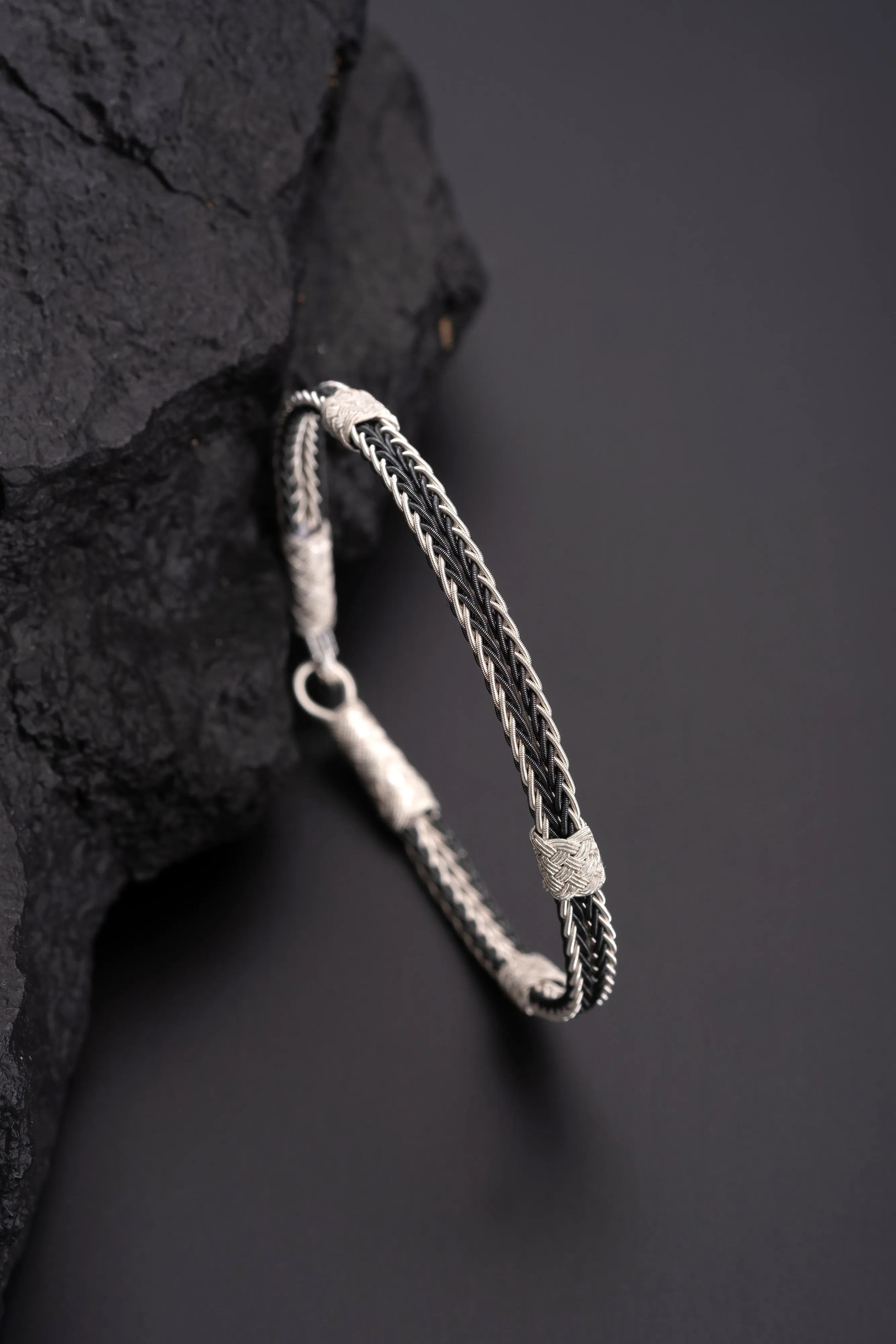 El Örgüsü 999 Ayar Gümüş Kazaziye - Siyah Beyaz Tasarım