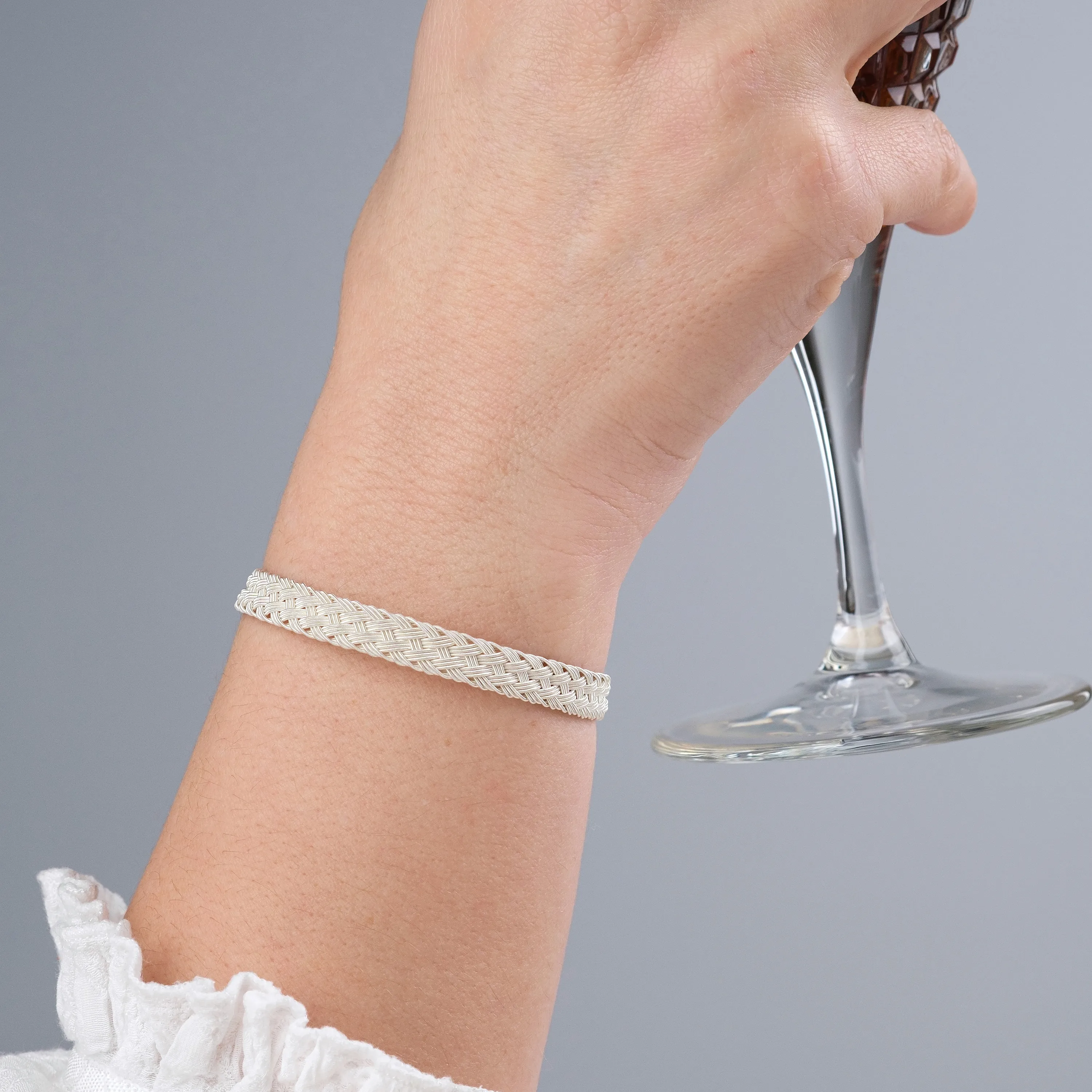 El Örgüsü 999 Ayar Saf Gümüş Kazaziye Bileklik - Geniş Klasik Model