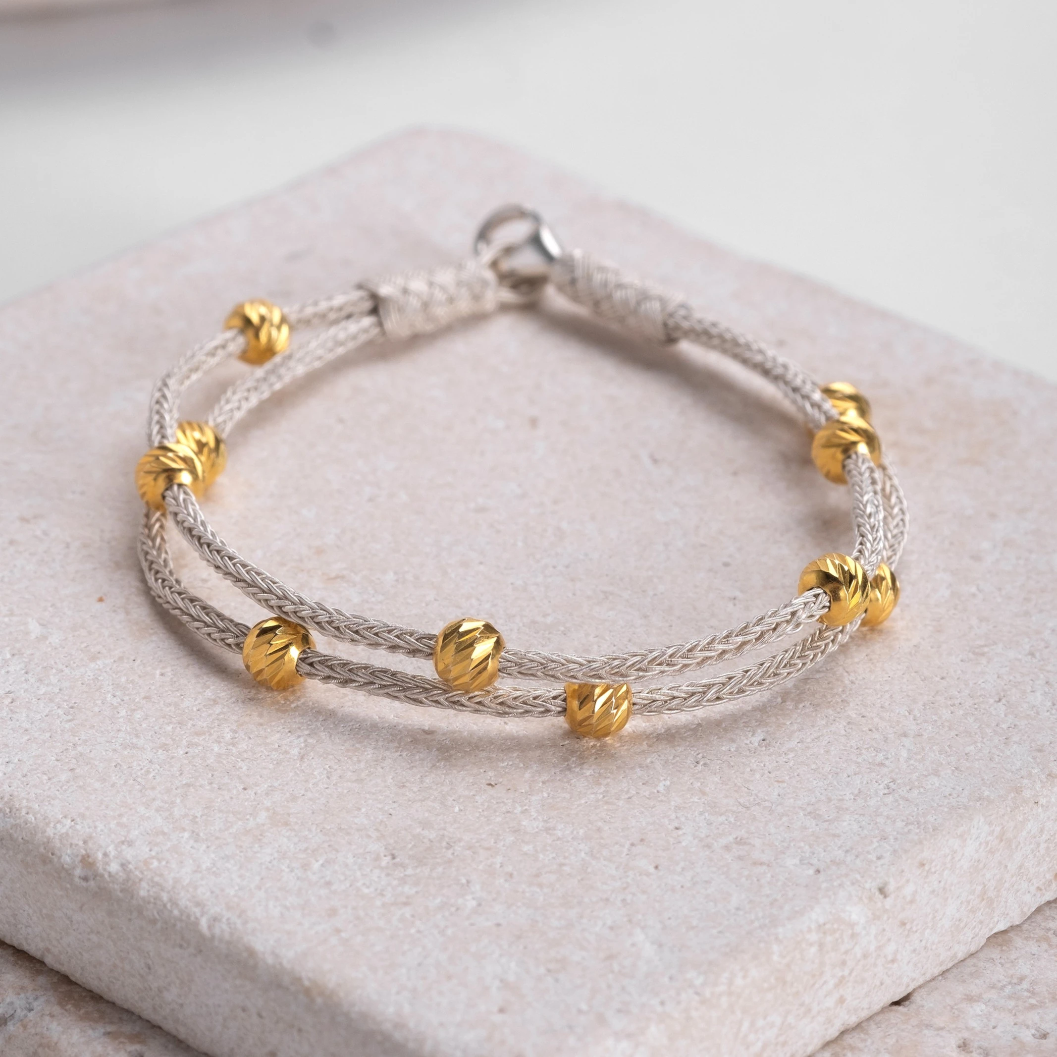 El Örgüsü 999 Ayar Saf Gümüş Kazaziye Bileklik - Gold Boncuklu Zincir Form