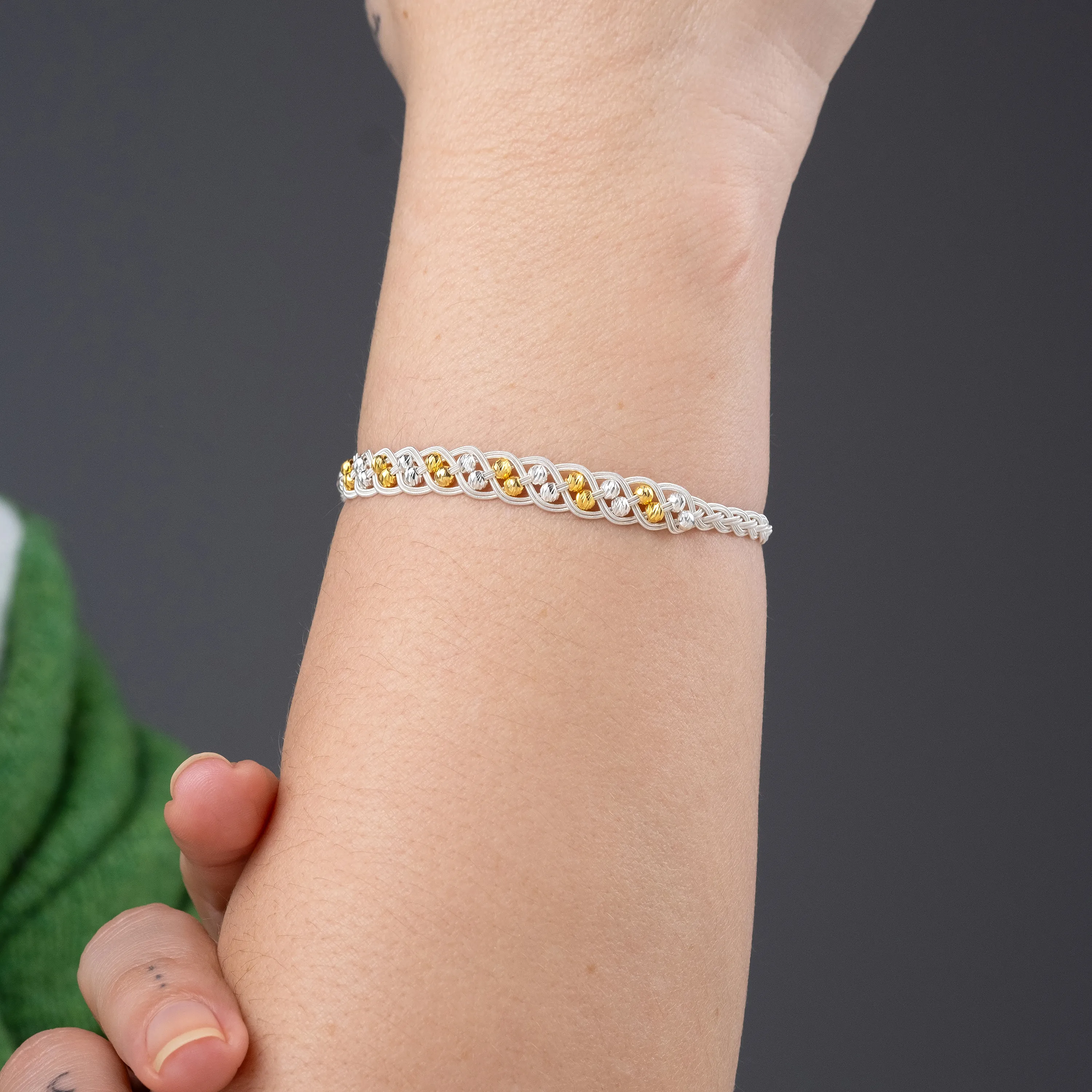 El Örgüsü 999 Ayar Saf Gümüş Kazaziye Bileklik - Gold Gümüş Boncuklu Model