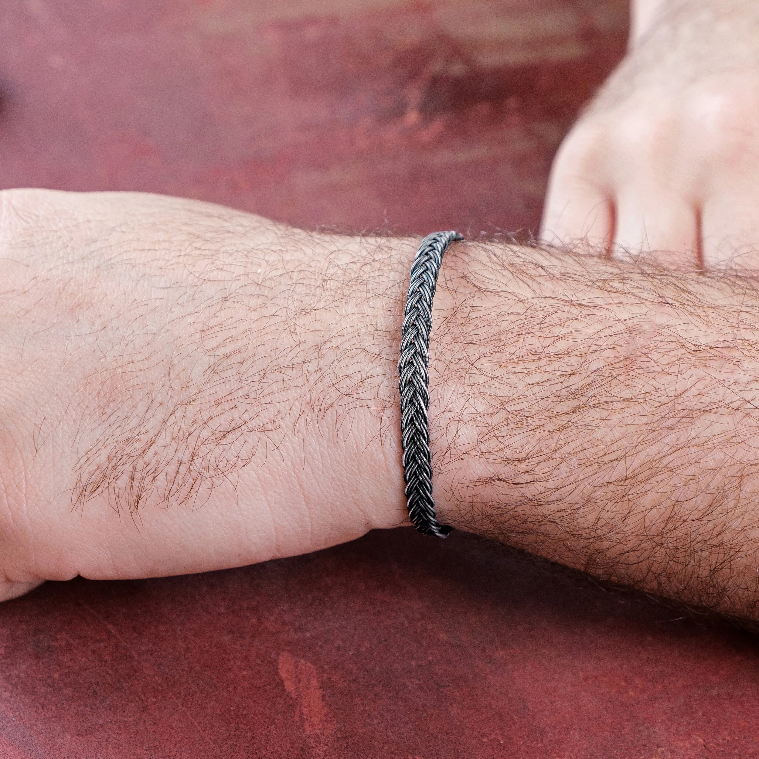 El Örgüsü 999 Ayar Saf Gümüş Bileklik - Siyah Oksitli Tasarım