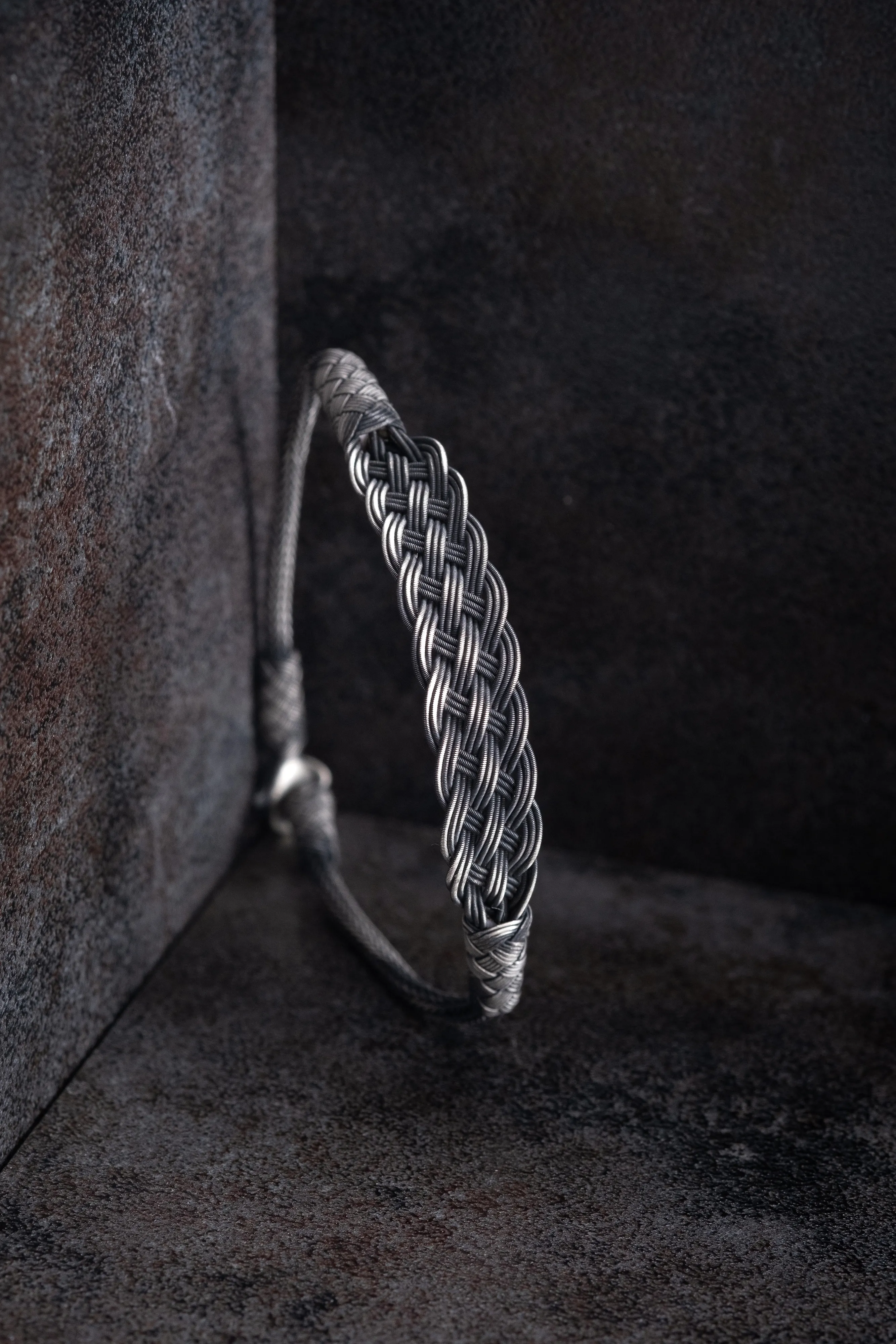 El Örgüsü 999 Ayar Saf Gümüş Kazaziye Bileklik - Oksitli Model