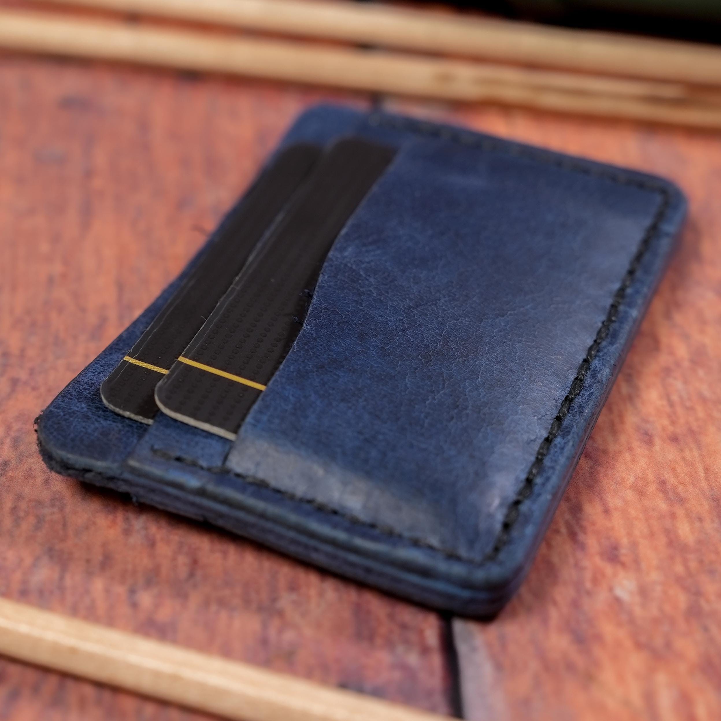 Card Holder - A minimalist Gift For Your Loved Ones - A Great Wallet And Card Holder That Will Reflect Your Style - Laser Engraving Free