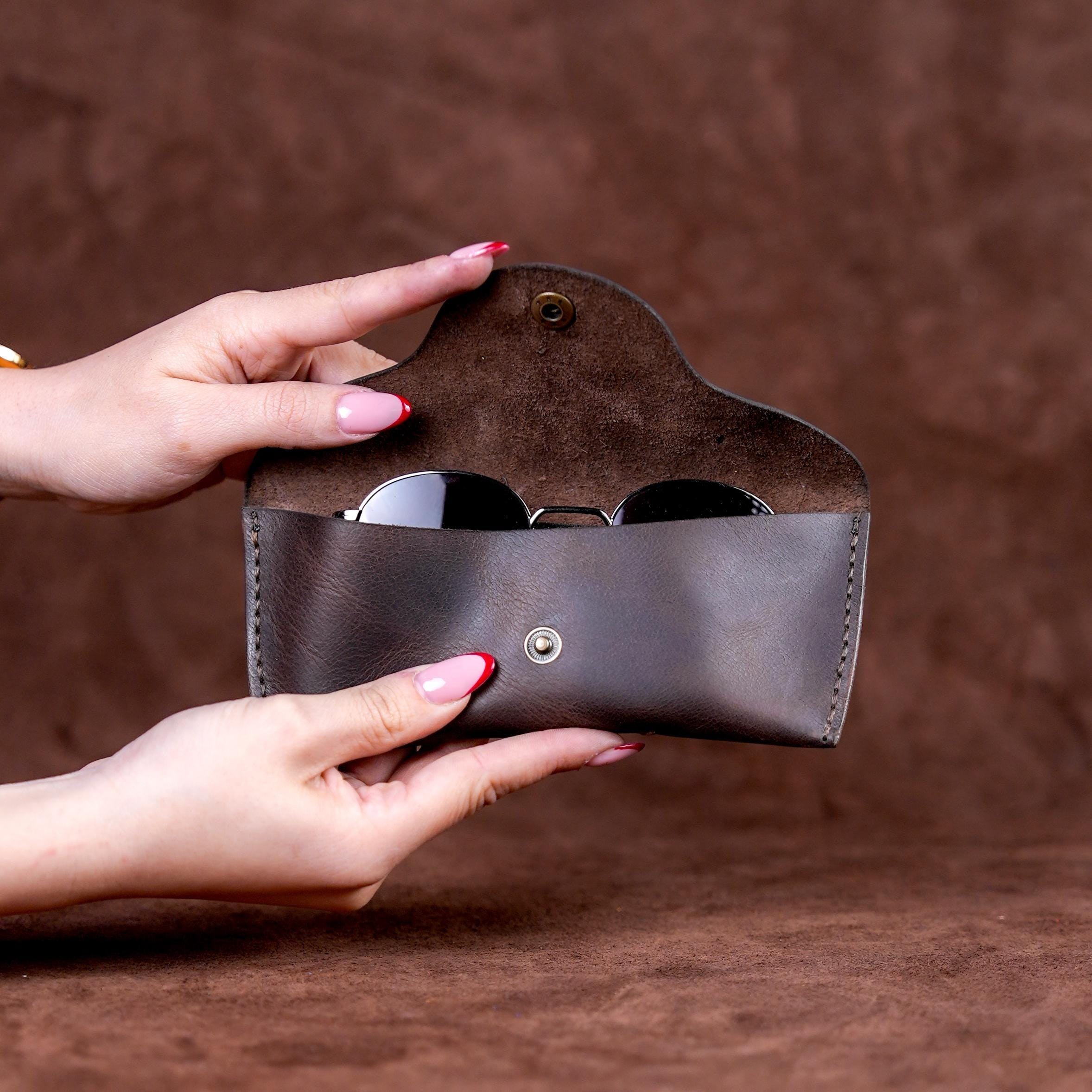 Sunglasses Case / Handmade Leather Sunnies Case / Sunglasses Holder / Full Grain Leather Glasses Sleeve / Ray Ban Case  / Genuine Leather